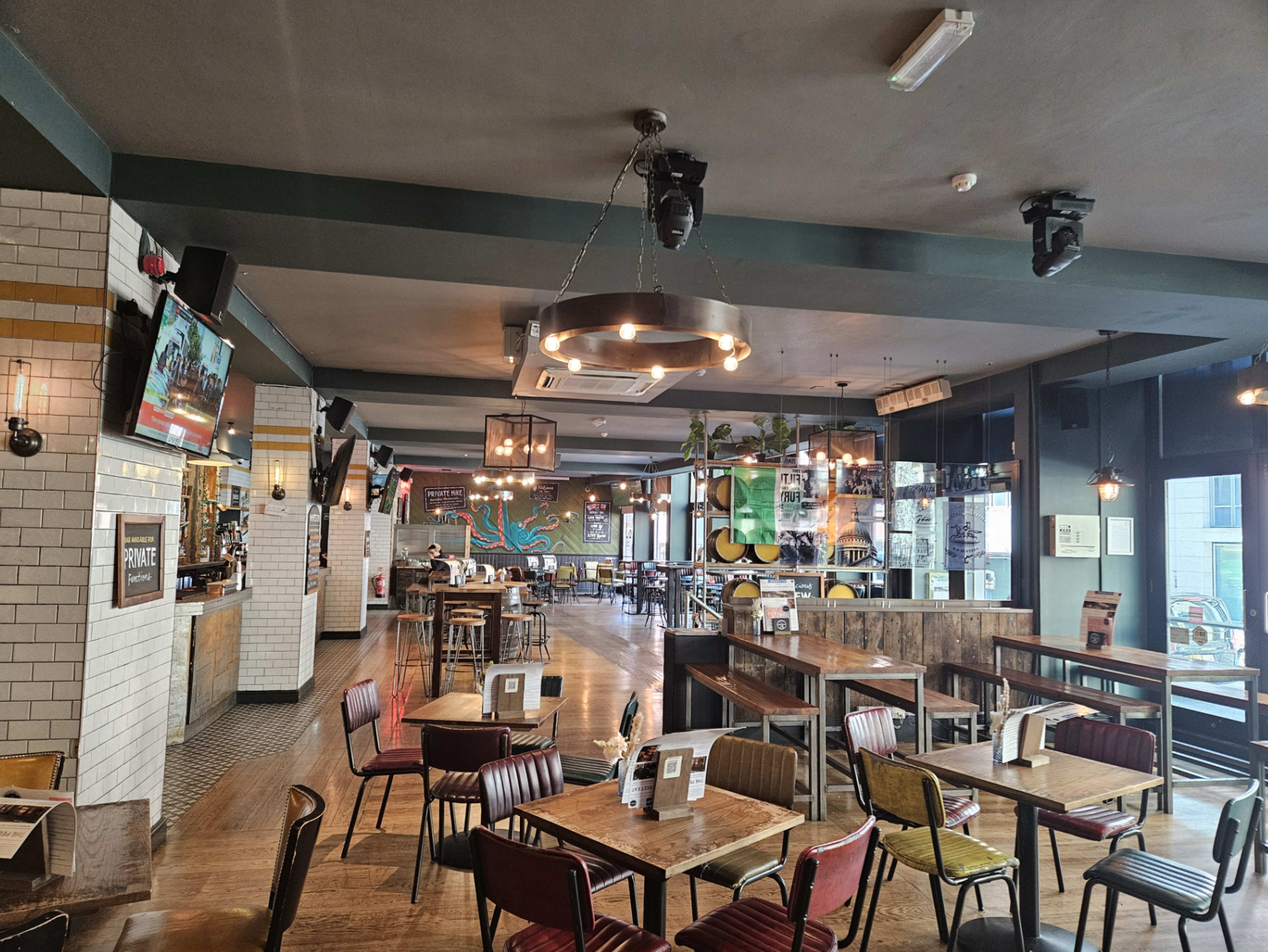 Ground floor sports bar and kitchen Image in City of London, London, ENG