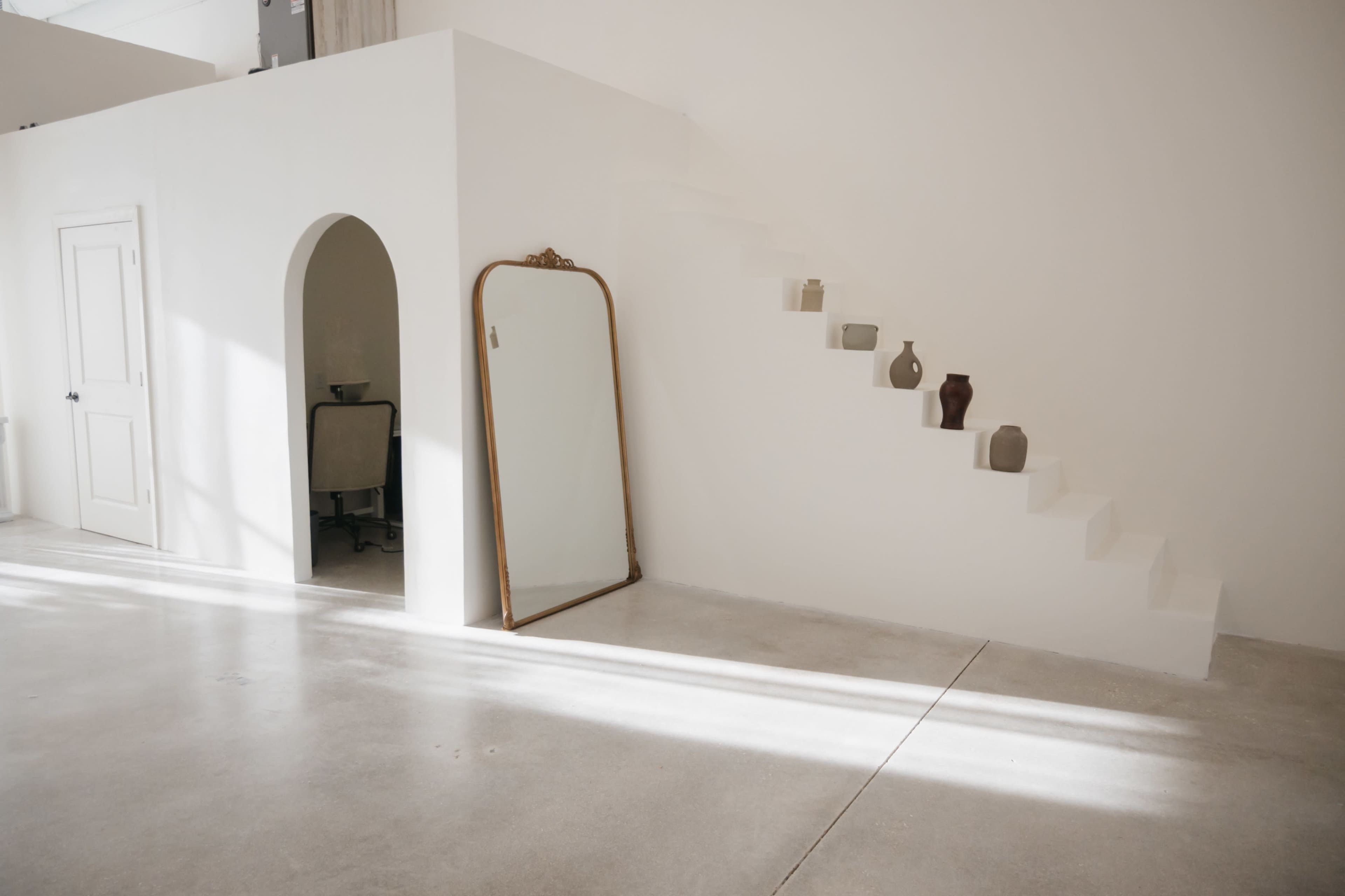 Timeless, Light-Filled Studio Perfect for Creatives & Photographers Image in Fort Pierce, fort pierce, FL