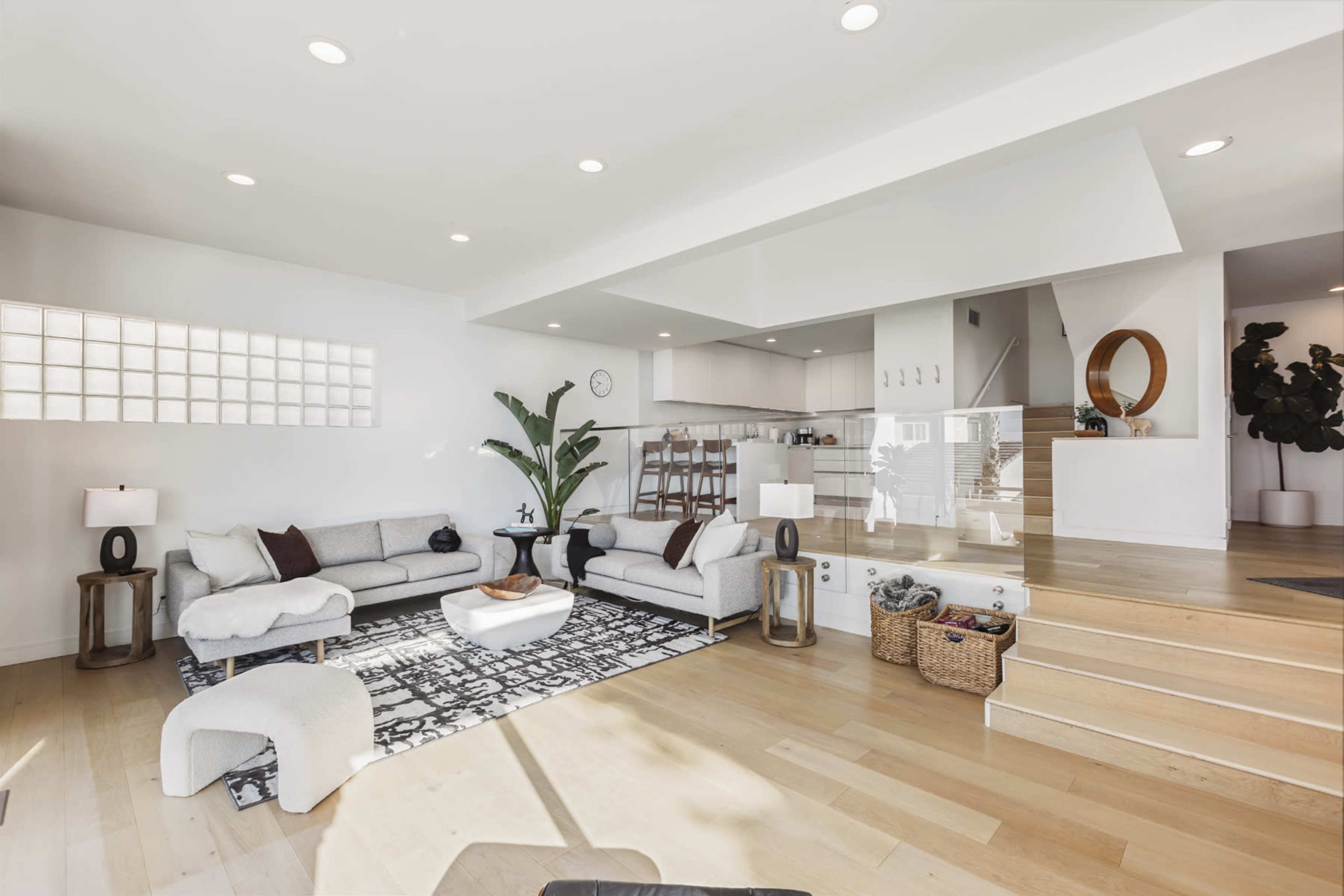 Malibu Contemporary House (Modern with Ocean View) Image in Eastern Malibu, Malibu, CA