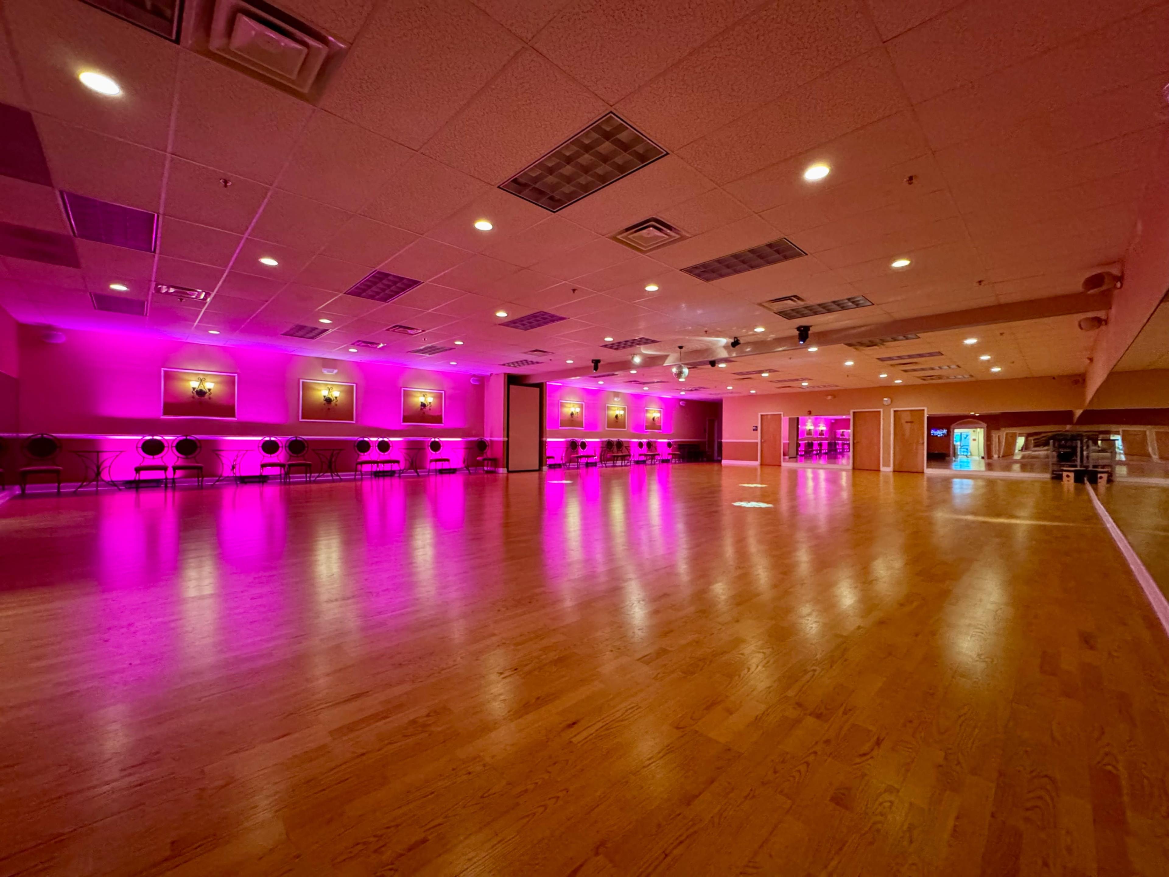 Spacious Open Event Space filled with Elegance Image in Huntingdon Valley, Huntingdon Valley, PA