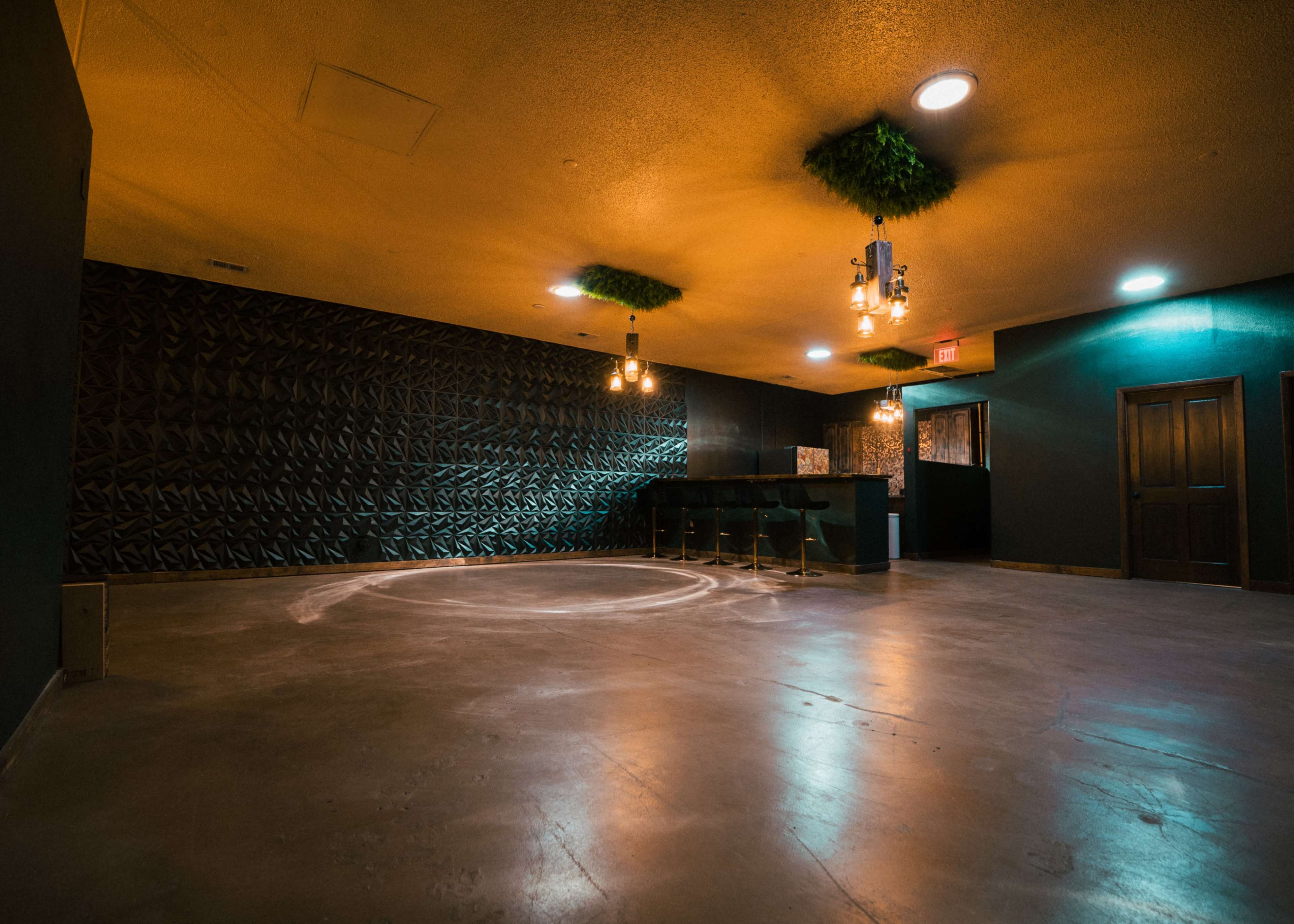 Speakeasy Vibe Event Space/Photo Studio Image in Alamedan Valley, Albuquerque, NM