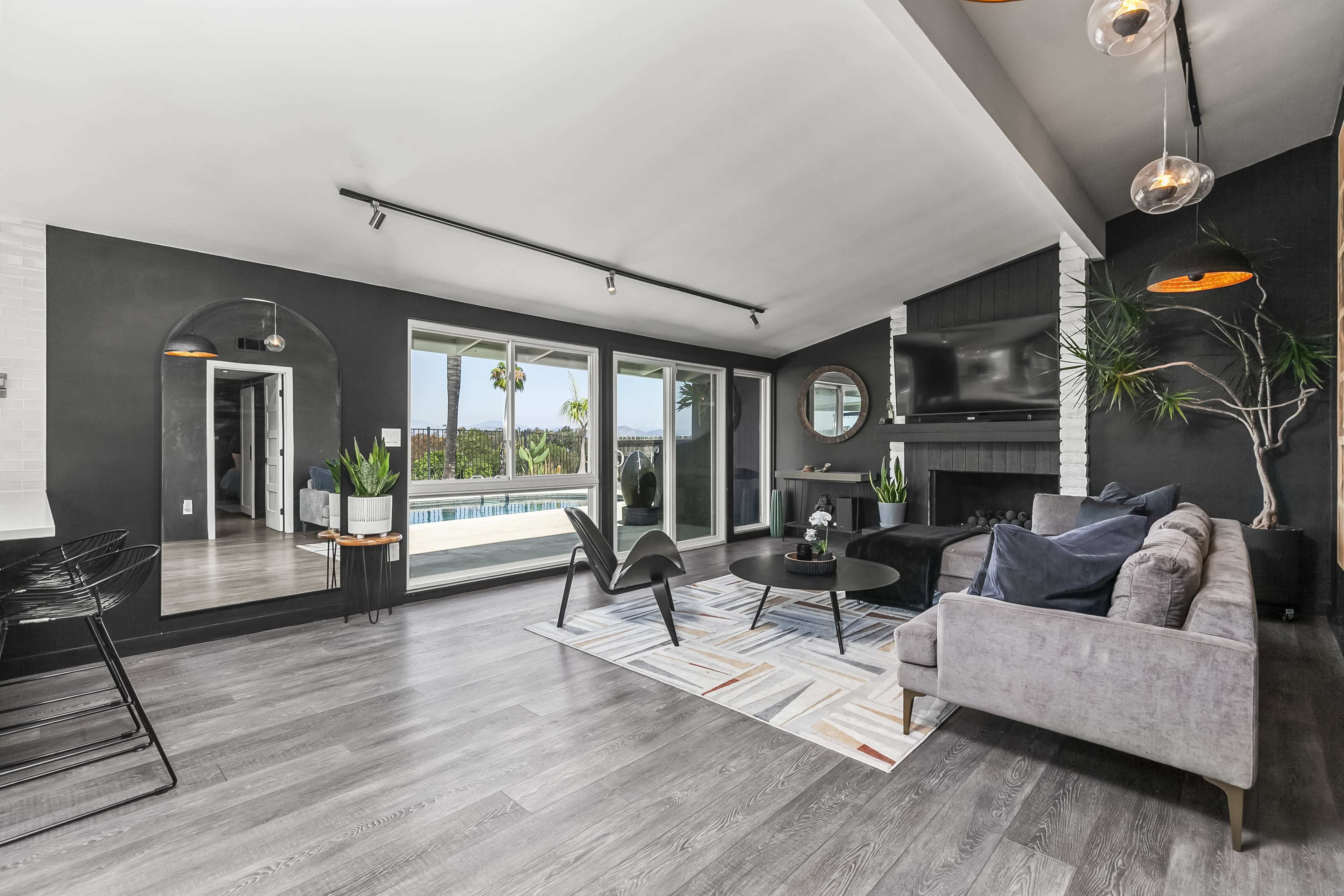 Midcentury home with a pool and a view Image in La Mesa, La Mesa, CA