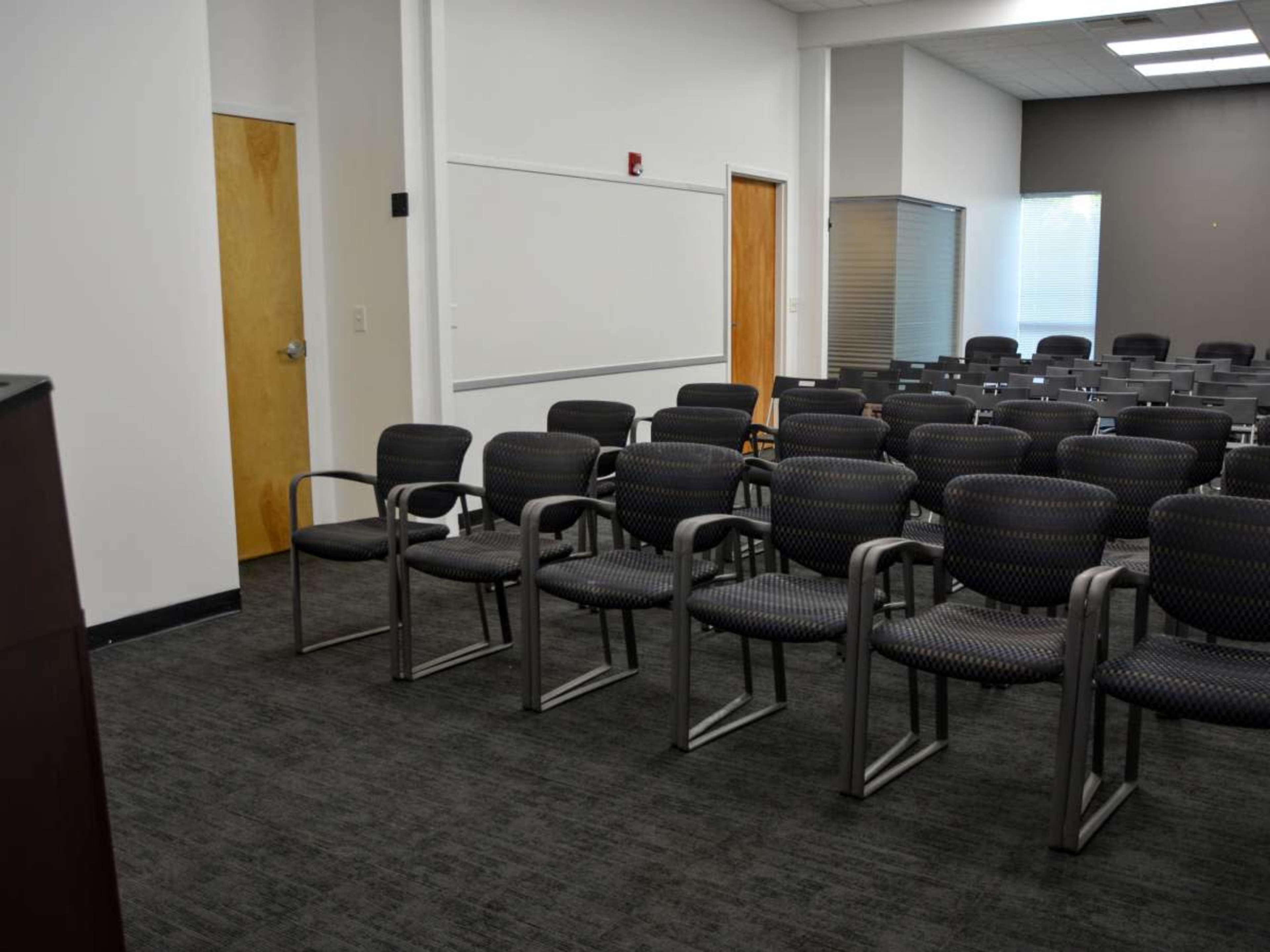 Spacious Seminar Room conveniently located in North St. Petersburg  just minutes from Downtown St. Pete and Tampa Image in Barcley Estates, St. Petersburg, FL