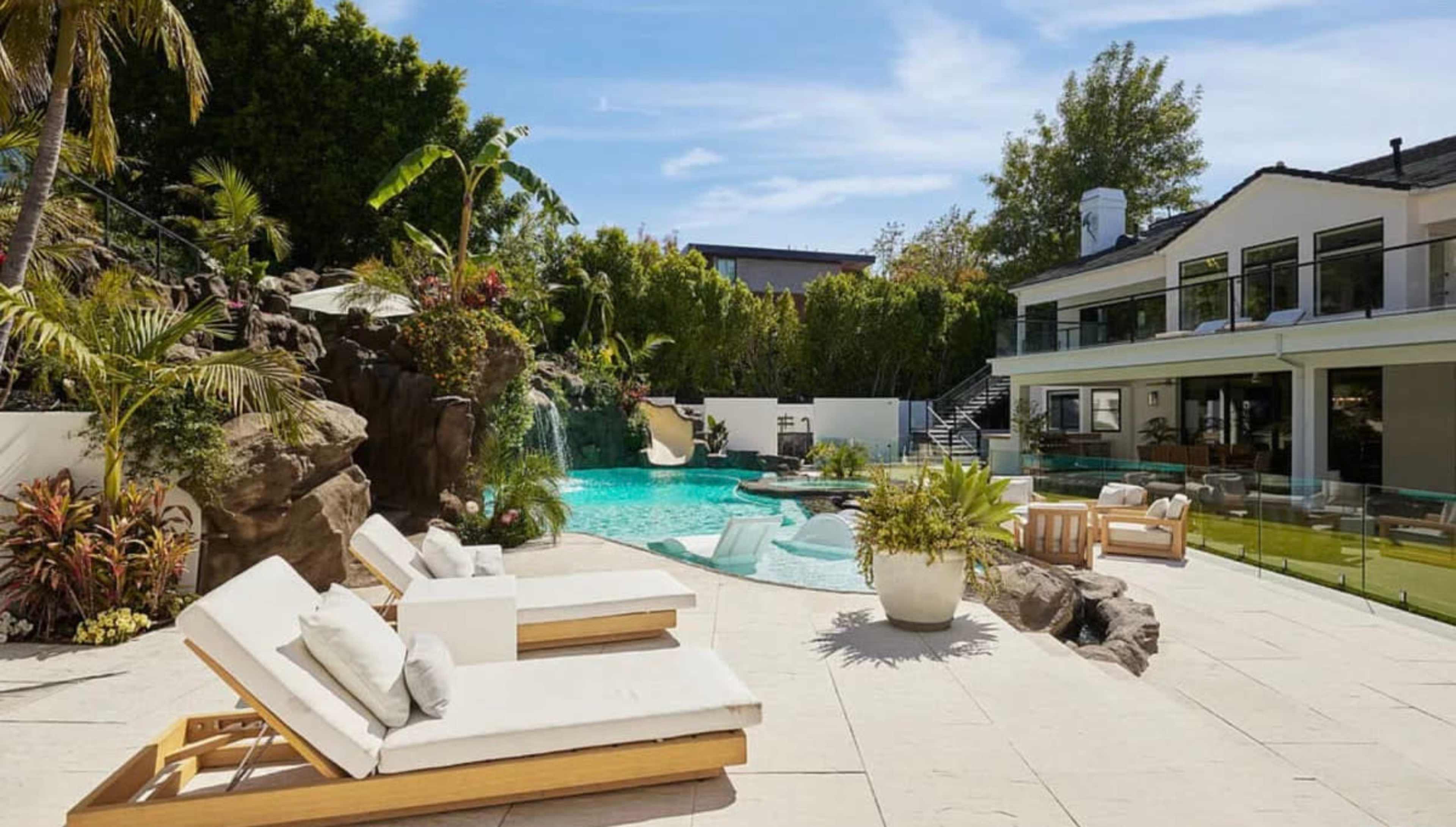 Grand Encino Neighborhood-Friendly Home Image in Encino, Encino, CA