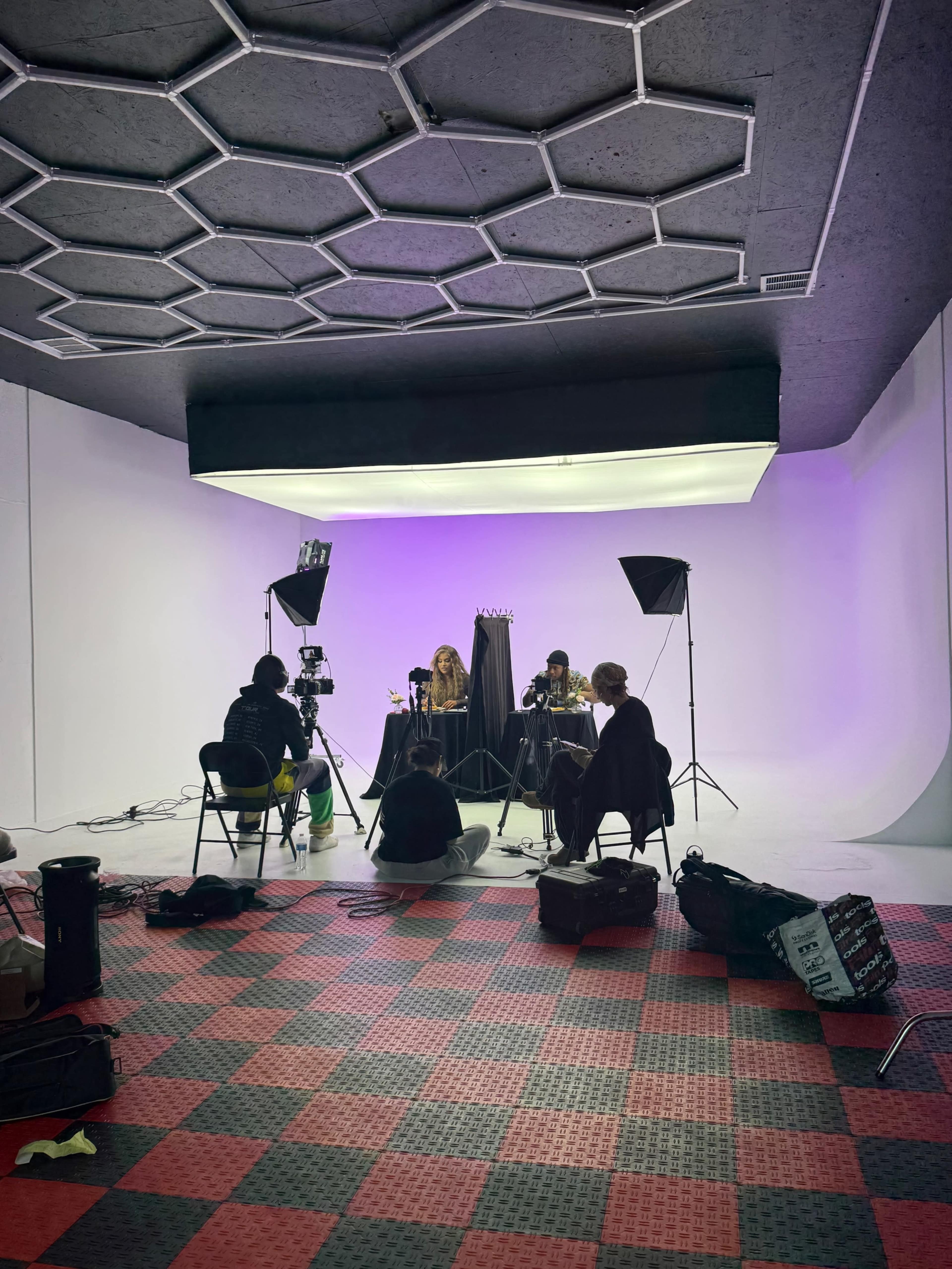 Professional Cyc Wall Studio for Photography– Ideal for Cars & Creatives! Image in Van Nuys, VAN NUYS, CA