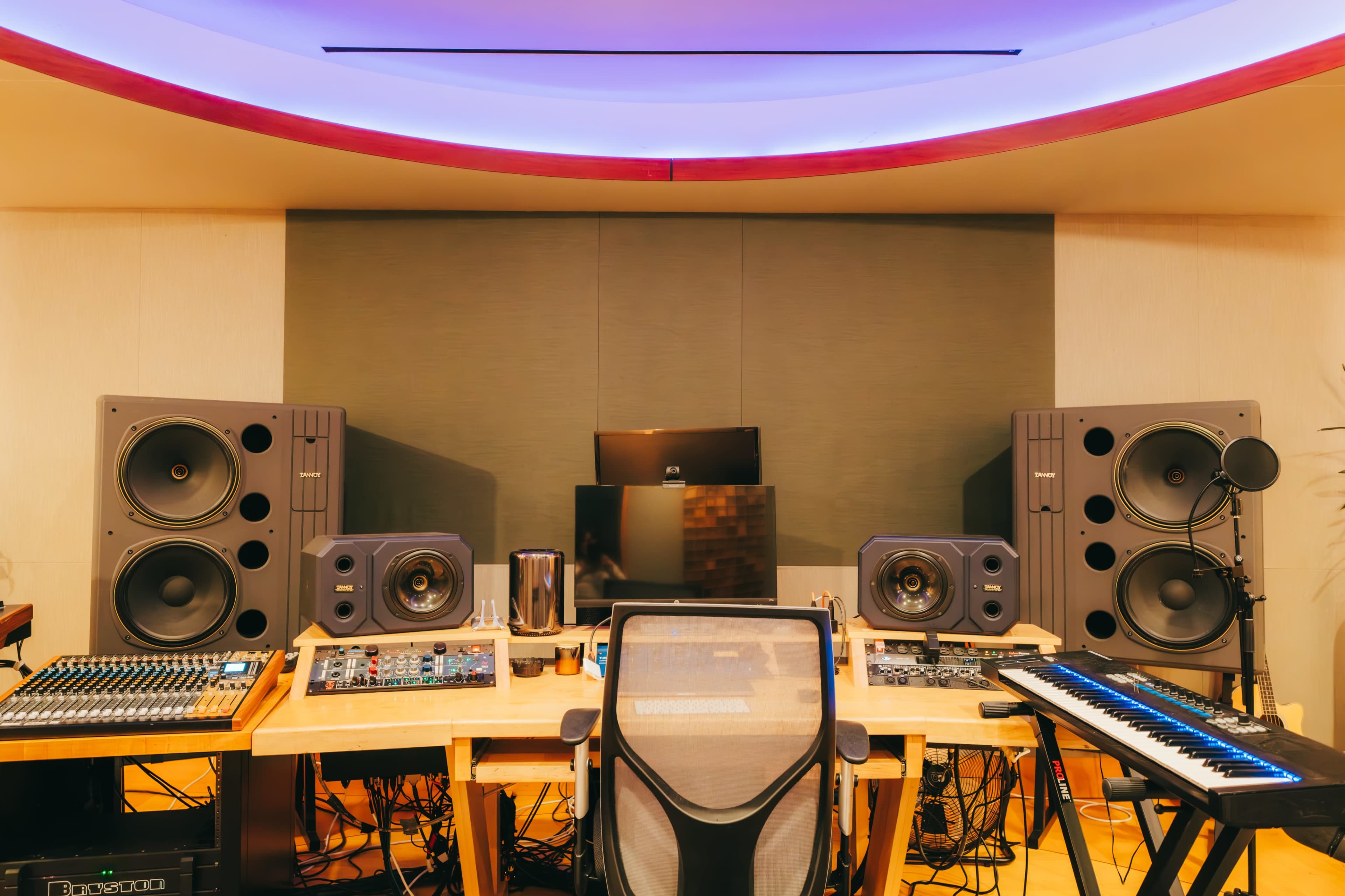 West La High End Recording Studio (A Room) Image in Sawtelle, Los Angeles, CA, CA