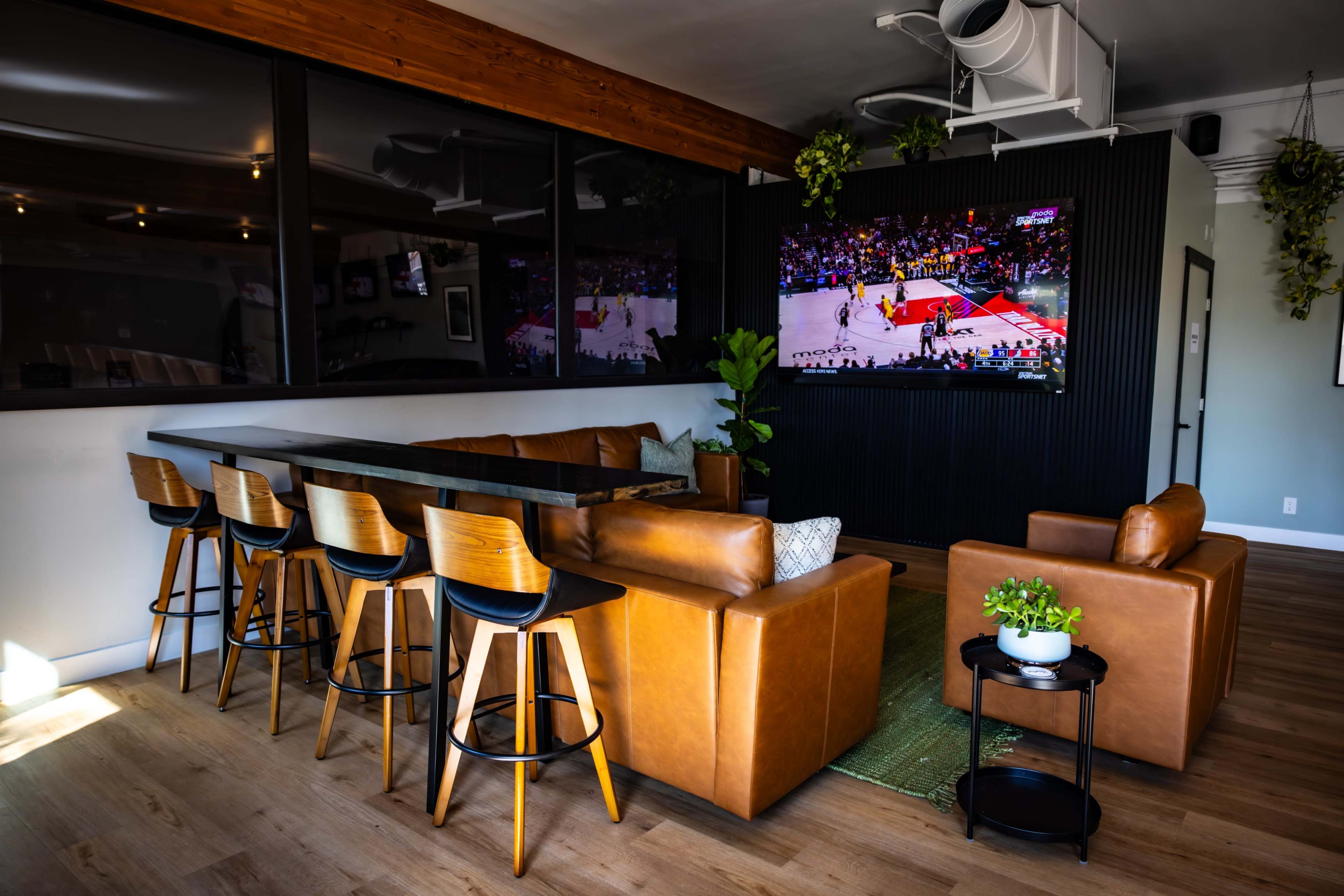 Mission Hills Sports Lounge with Golf Simulator & Tasting Room Image in Mission Hills, San Diego, CA