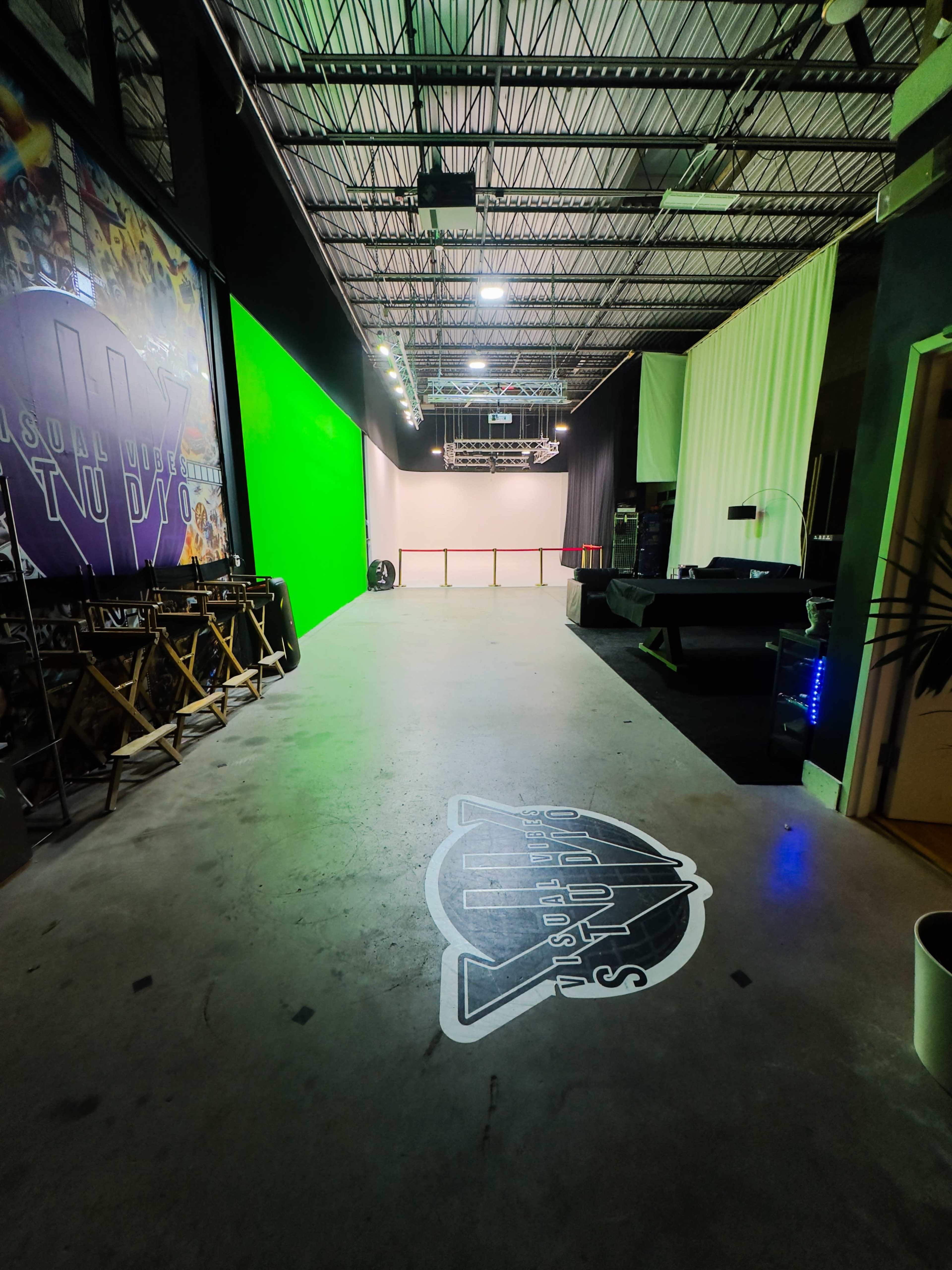 Big Cyclorama with RGB Color LED Green Screen Wall Spacious Photo/Video Studio Car Accessible Image in Carlstadt, Carlstadt, NJ