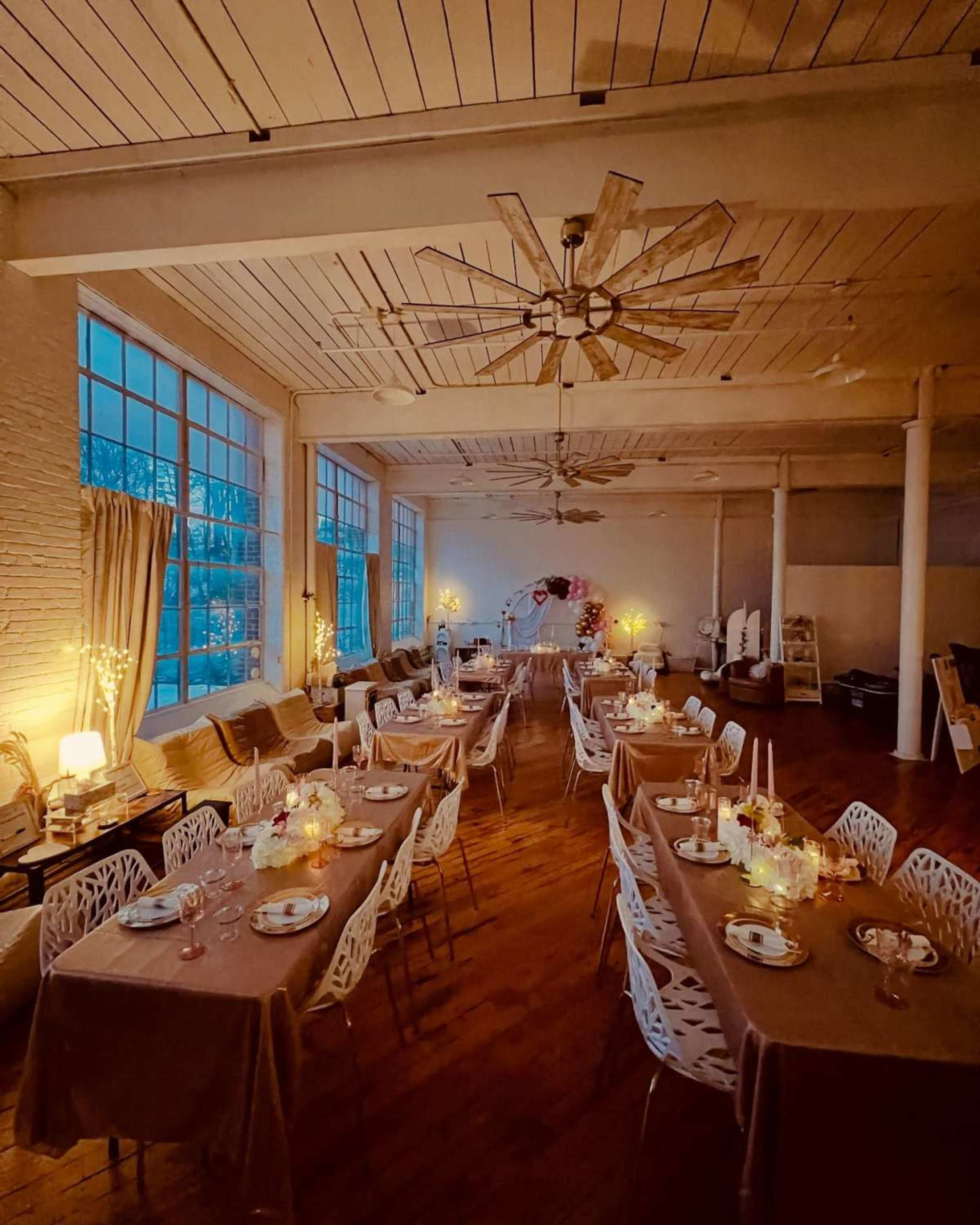 Stunning, Sunny & Spacious Open Studio in Historic Mill Image in Manchester, Manchester, CT
