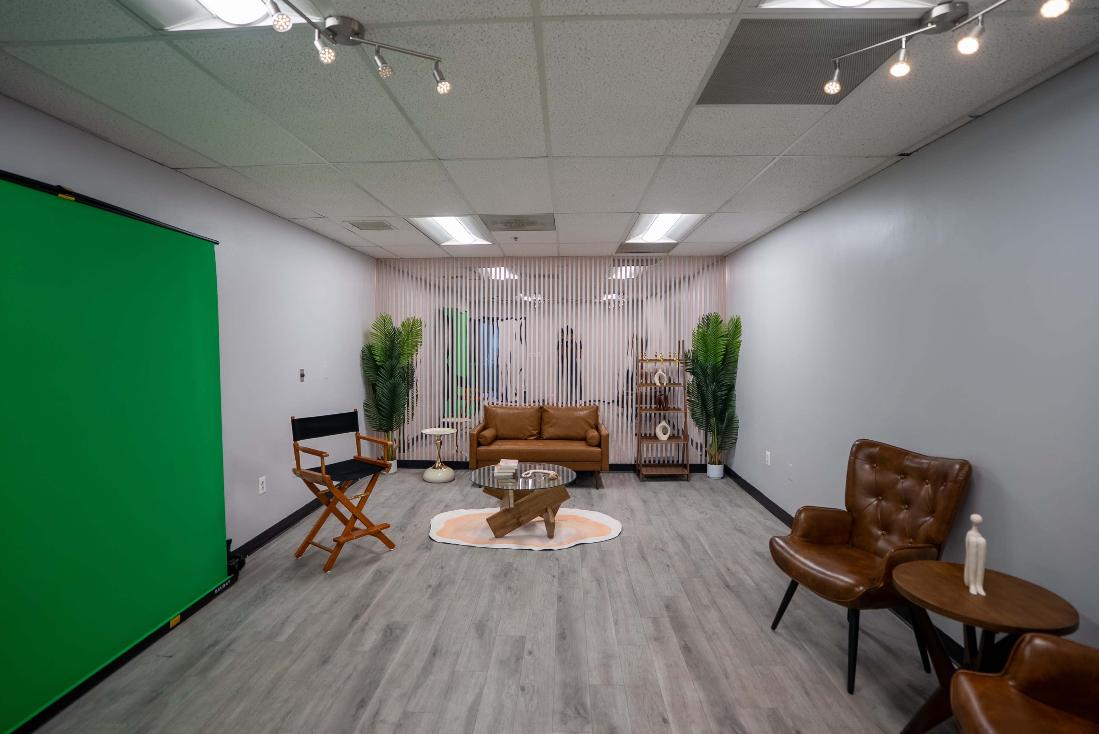 24/7 Luxury  Lanham Studio Image in Glenn Dale, Lanham, MD