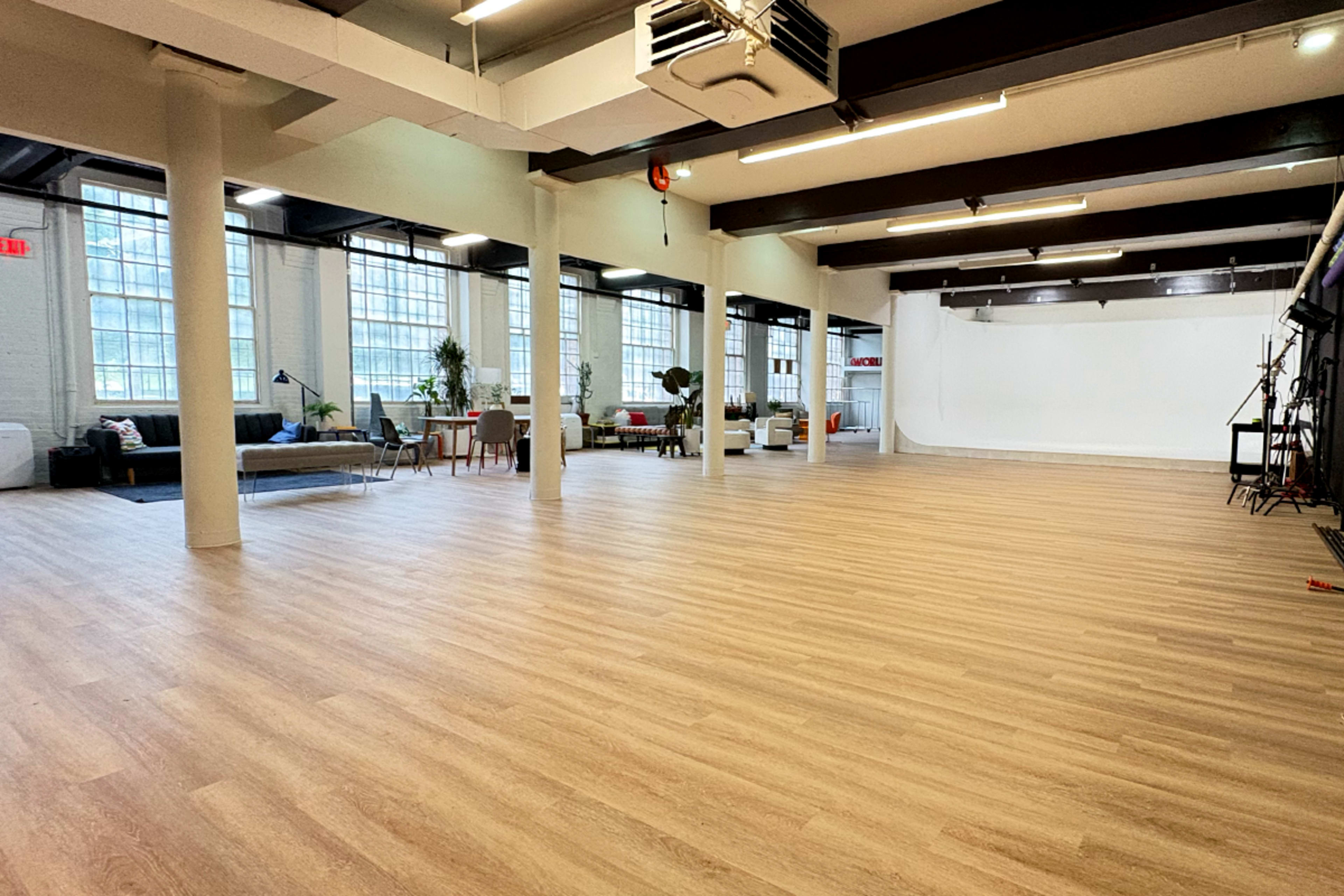 Pre-Lit Cyclorama Studio w/ Dressing Room & Gear – Near NYC Image in Getty Square, Yonkers, NY