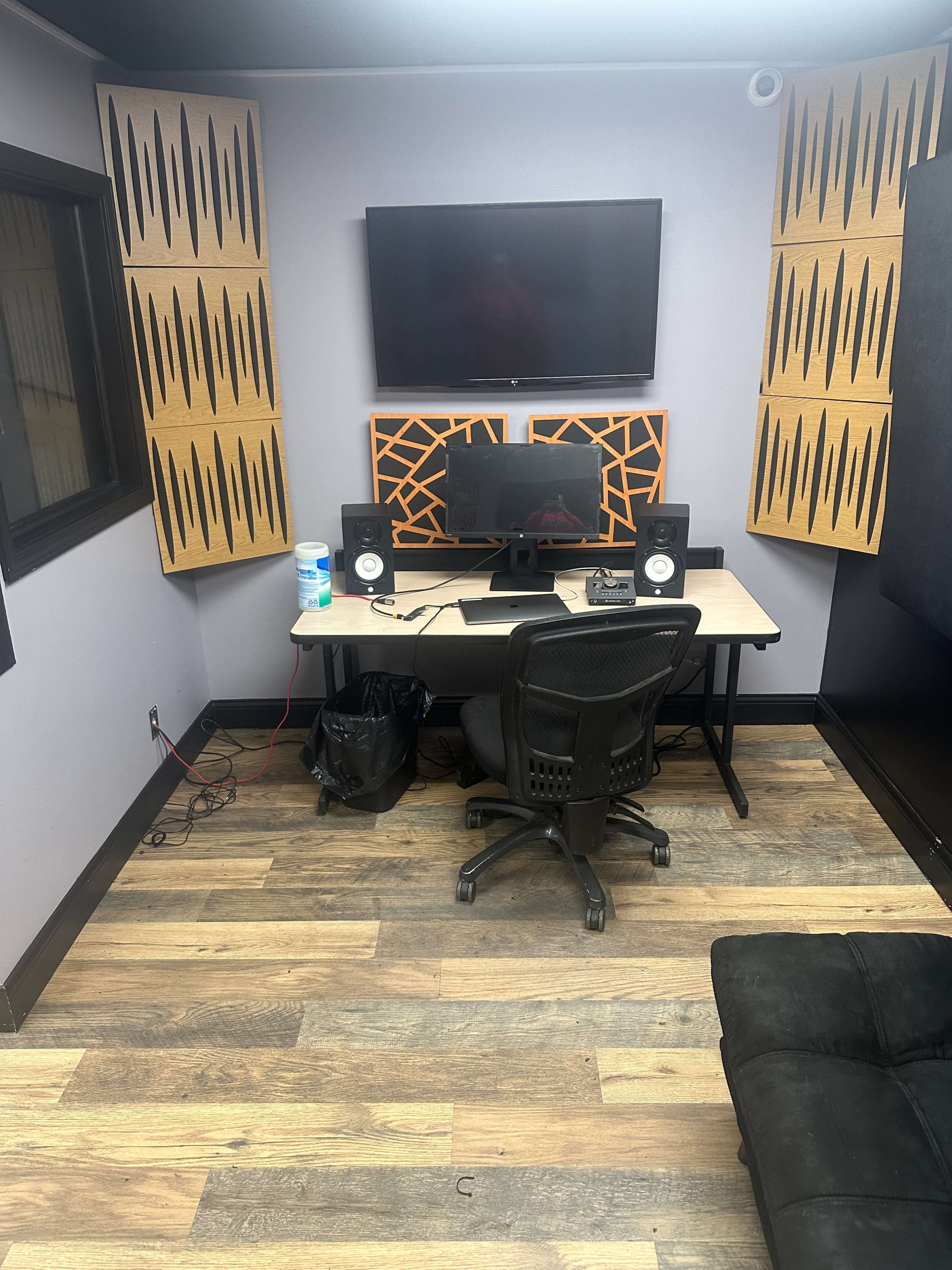 Recording Studio - Engineers Dream Image in Jefferson Park, Chicago, IL
