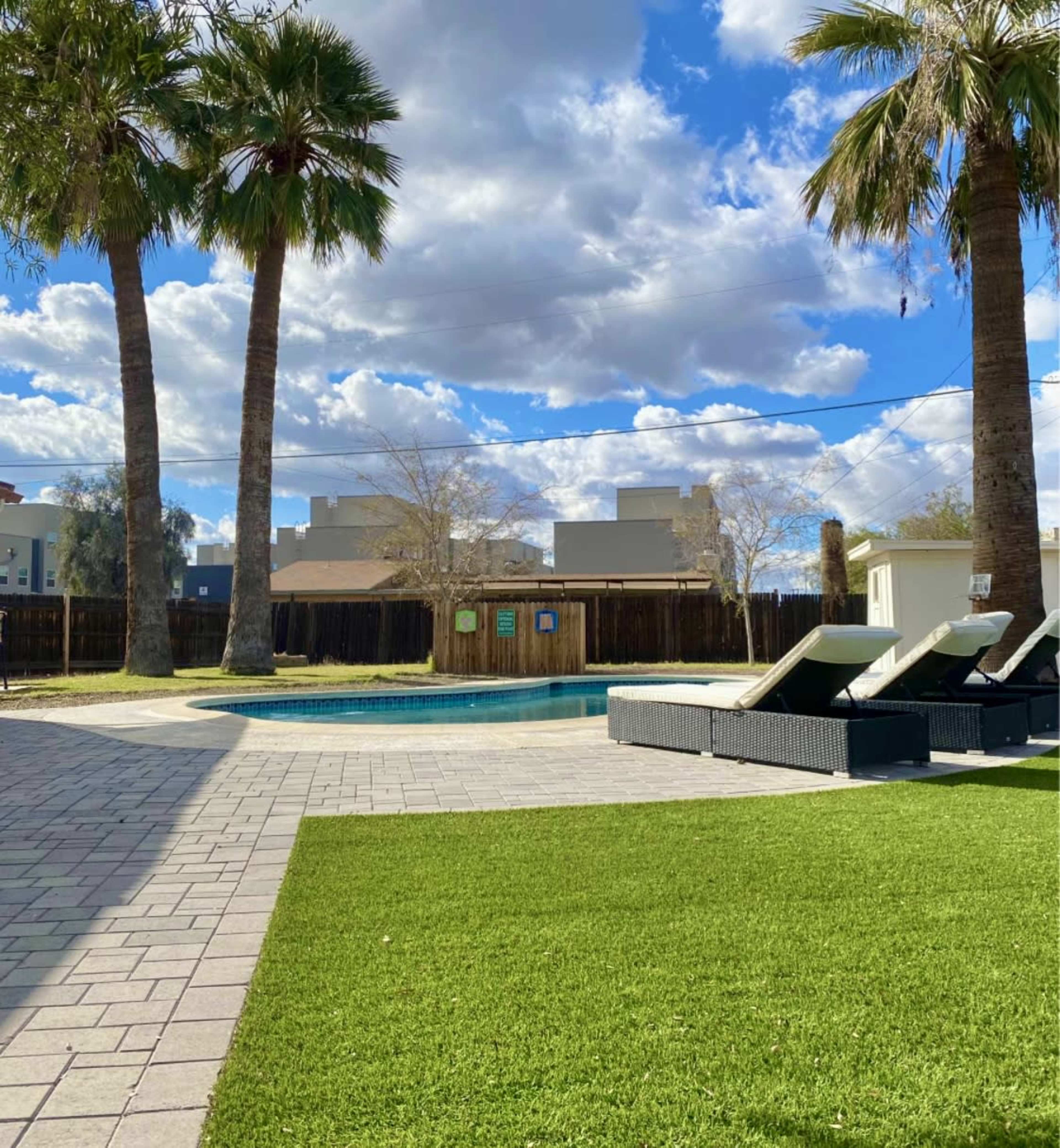 Pool House Bistro Pets allowed w/ 2BR & 4bd w/ & BBQ Image in North Mountain Village, Phoenix, AZ