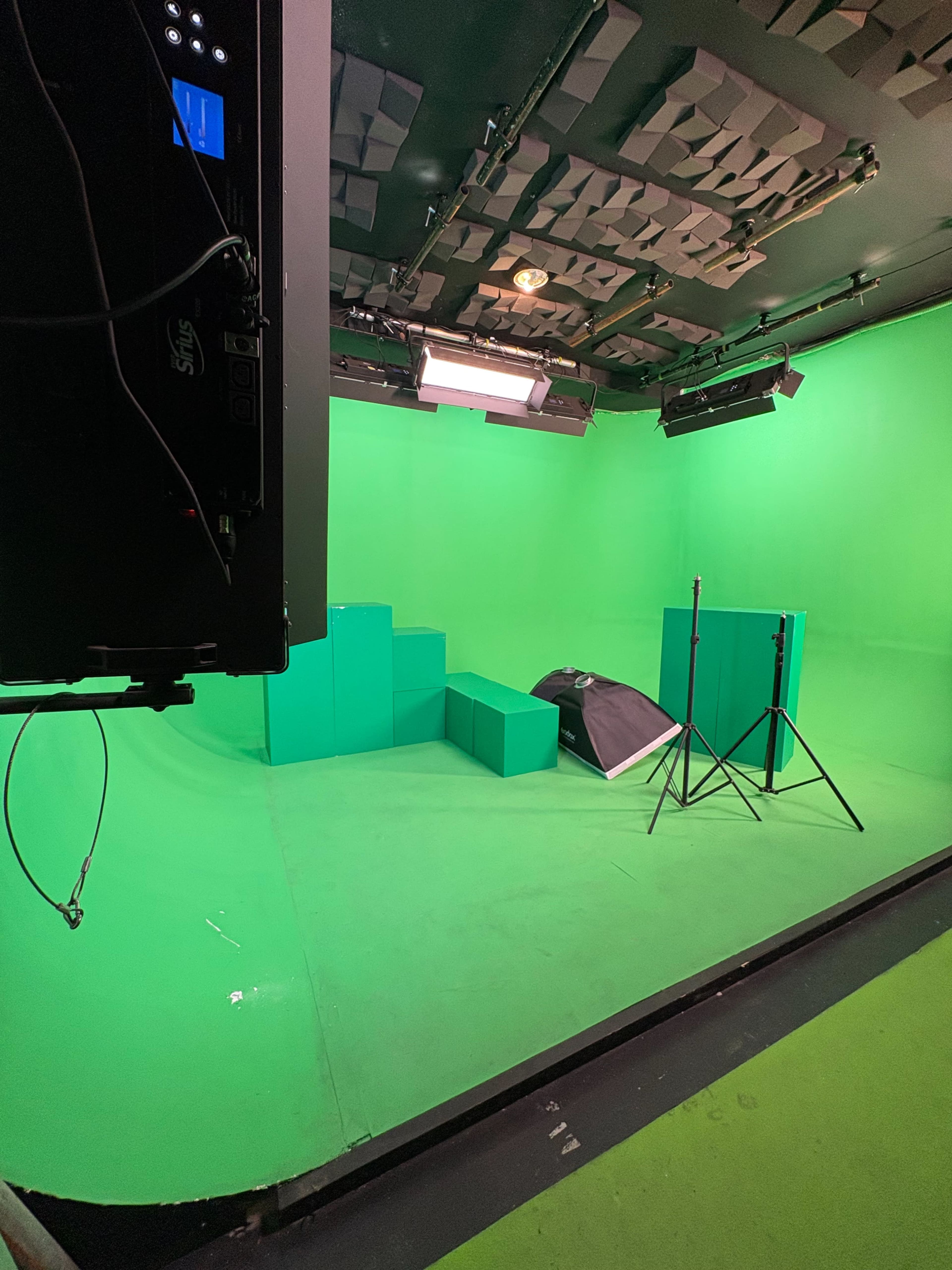 Studio photo, vidéo, plateau XR et diffusion en direct Image in , Clichy, 