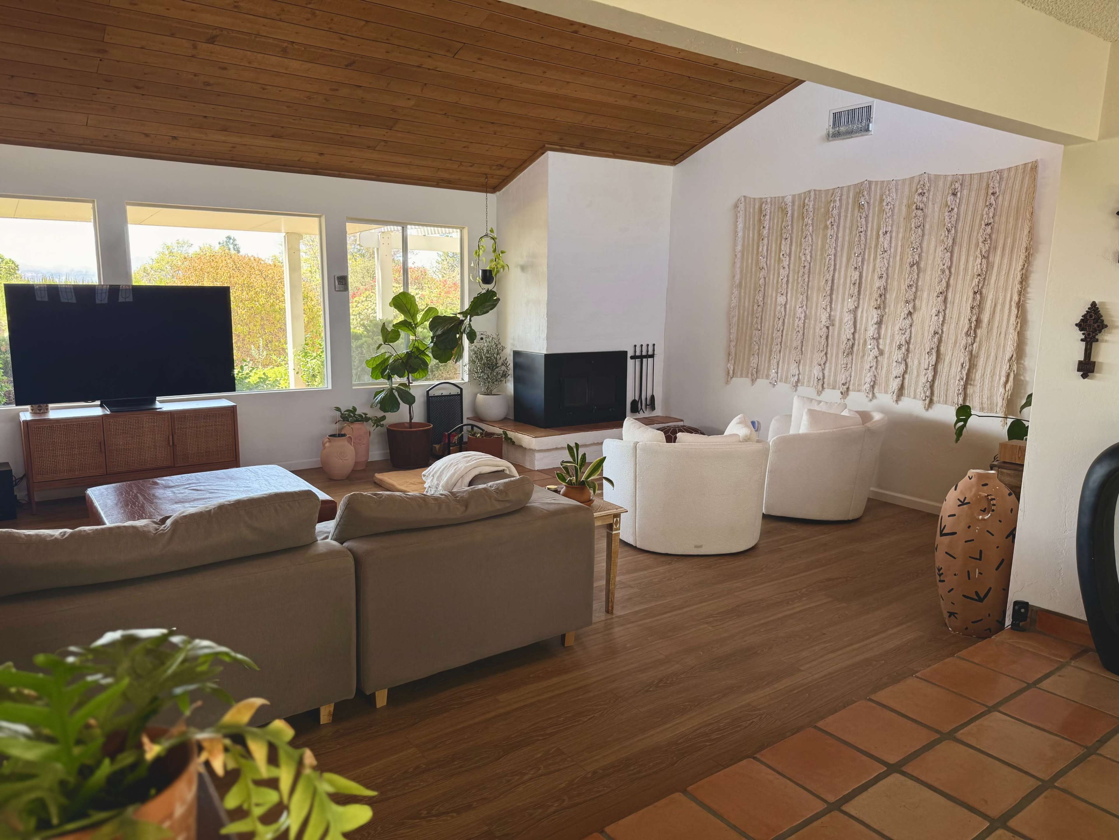 Modern Hilltop Retreat with Panoramic Views Image in , Fallbrook, CA