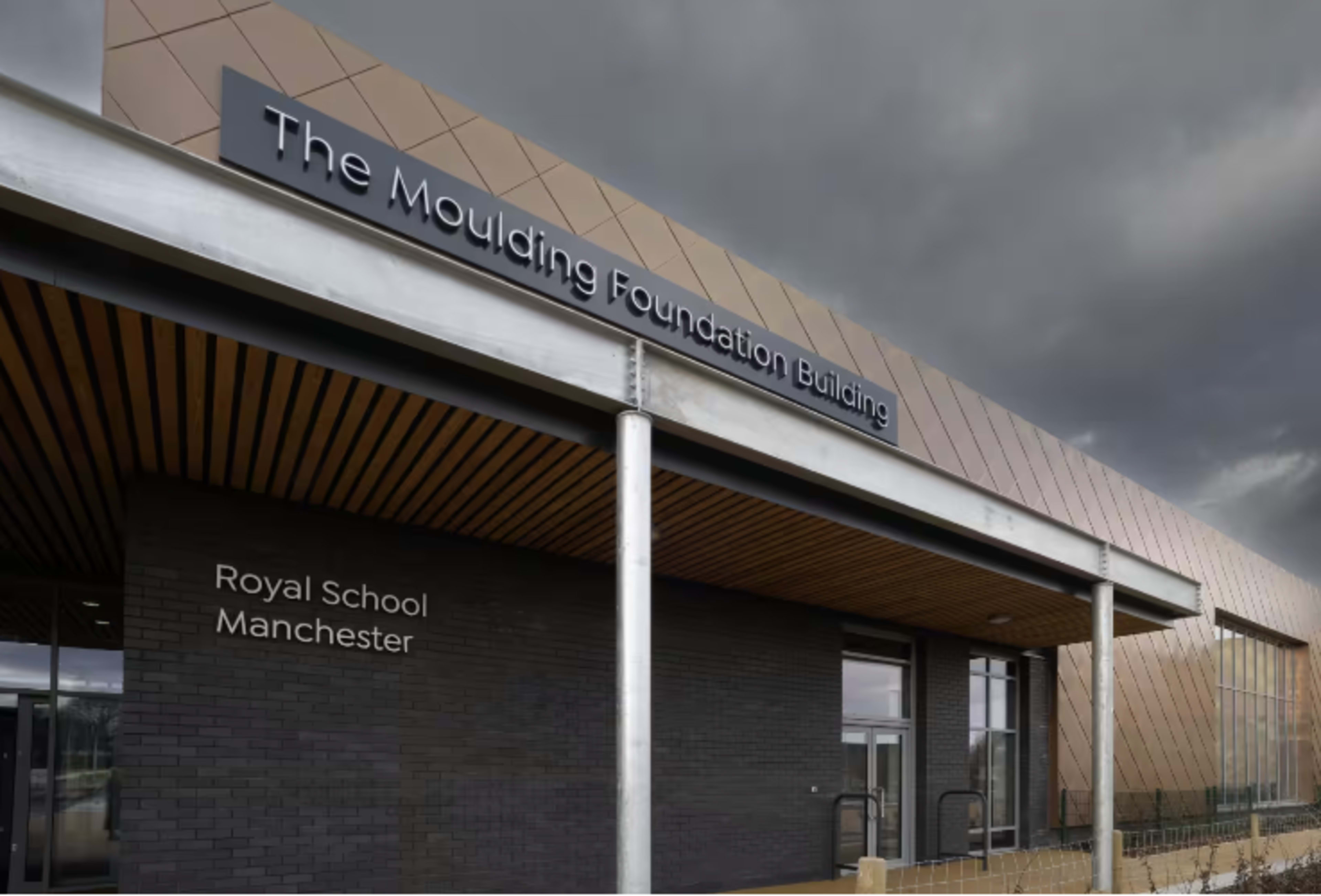 Tranquil Courtyard which sits directly between other rooms. Image in Heald Green, Cheadle Hulme, ENG