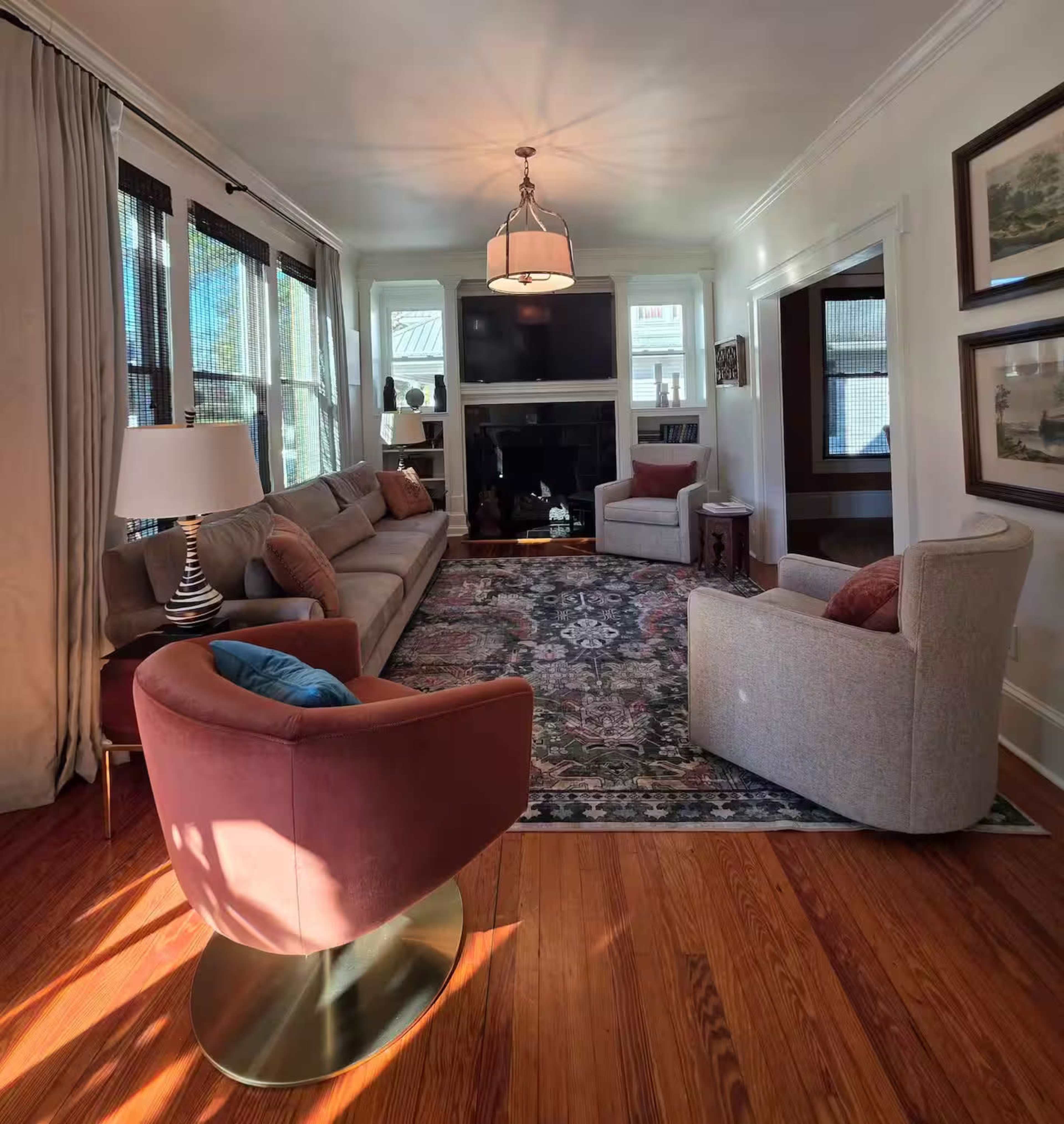 Downtown Vintage Home in Main St USA Image in Belmont, Belmont, NC