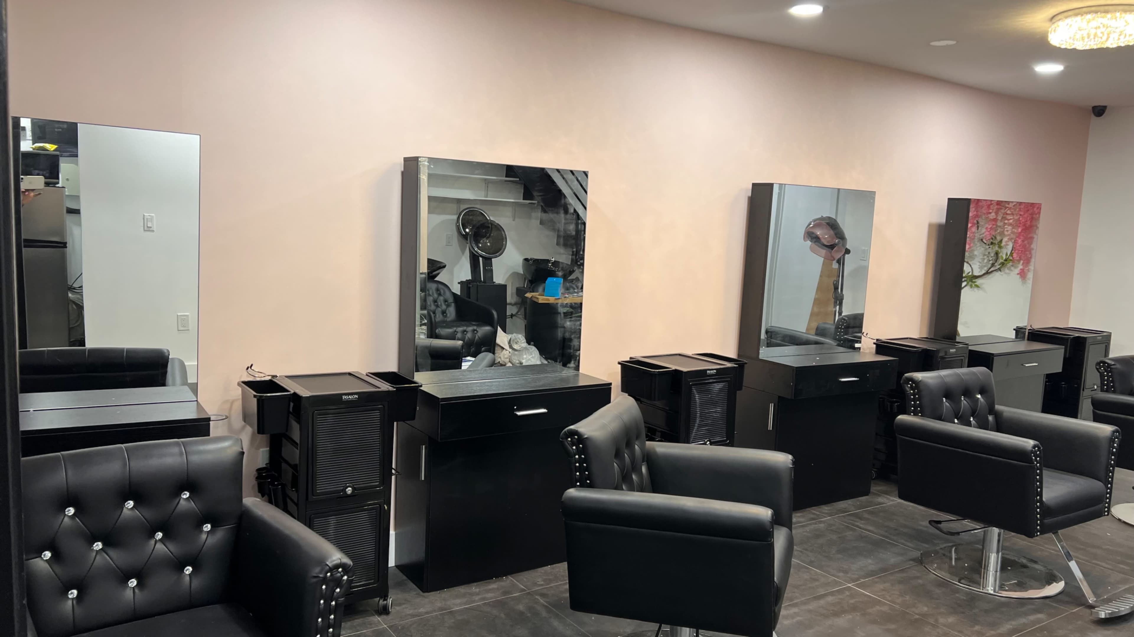 Boutique Salon Space Image in Little Haiti, Brooklyn, NY