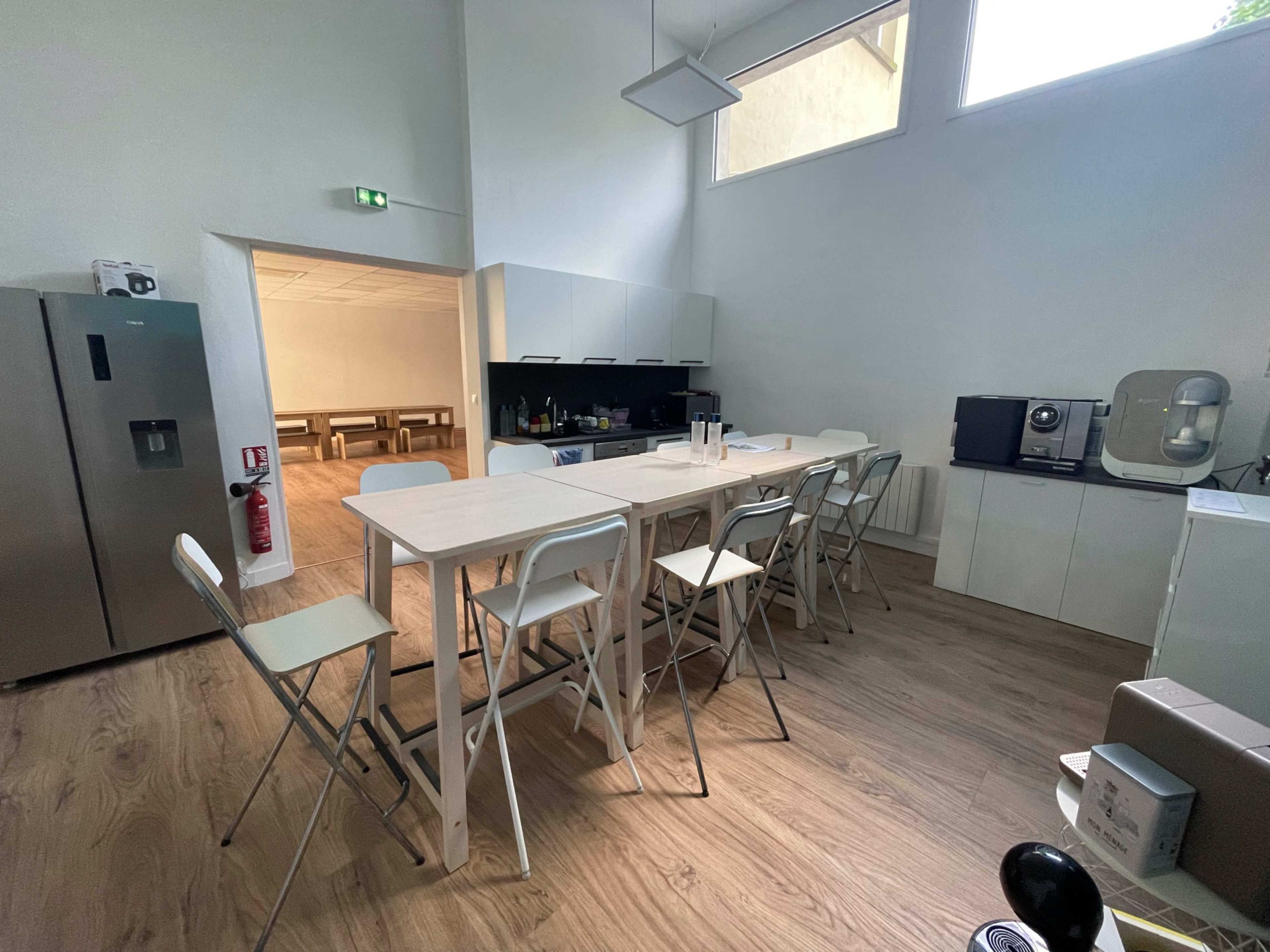 Salle de réunion équipée – Jusqu’à 12 personnes – Alençon Image dans , Alencon, 