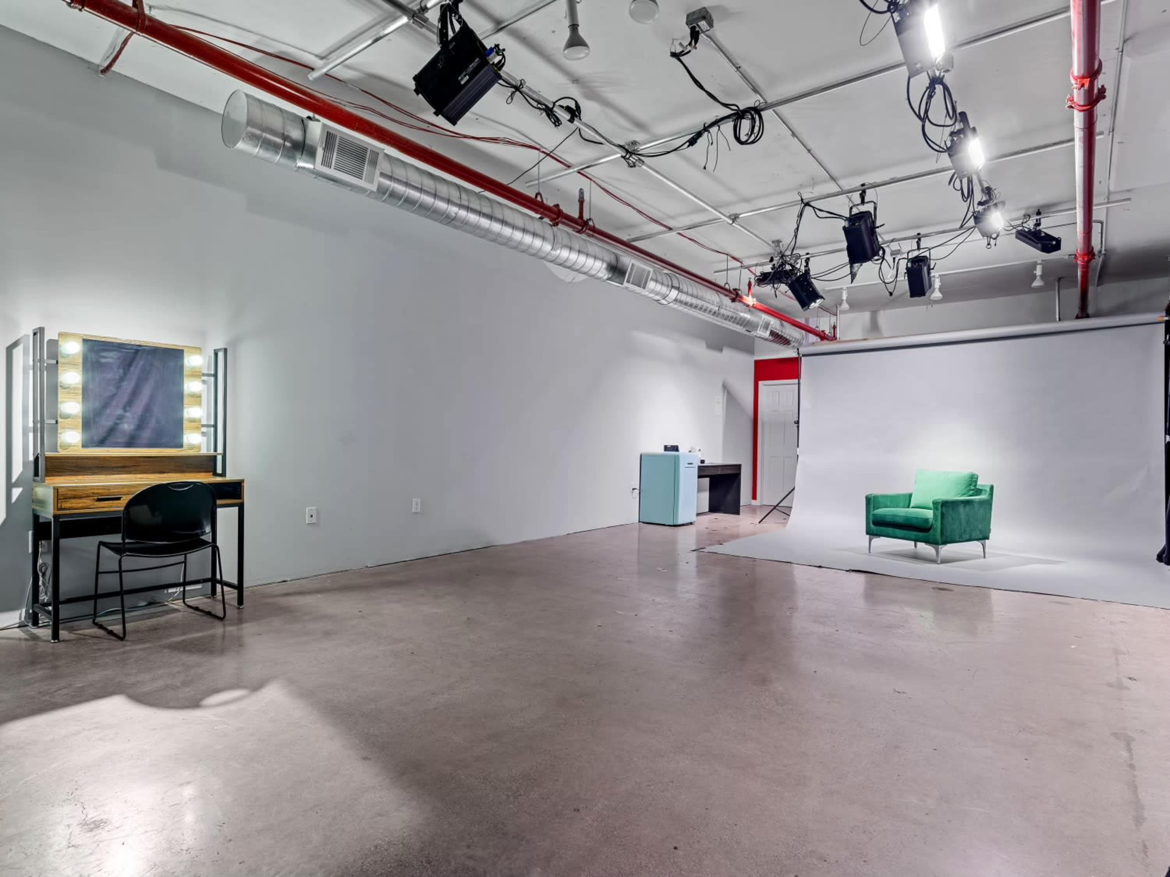 Downtown Brooklyn Film/Photo Studio with Natural Light Image in Brooklyn Navy Yard, Brooklyn, NY