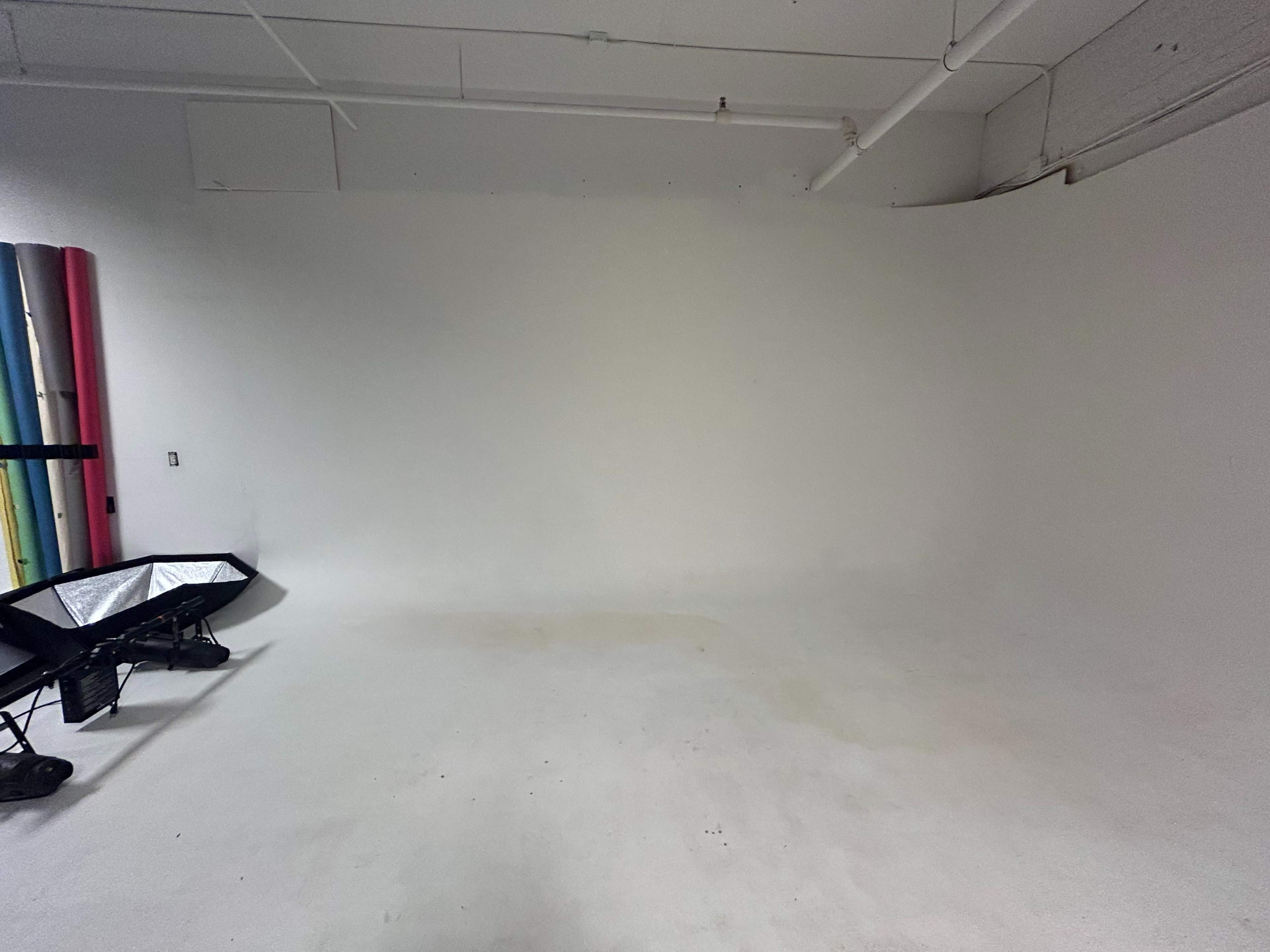 Columbus Park Media Studio With Cyc Wall Image in Downtown Kansas City, Kansas city, MO