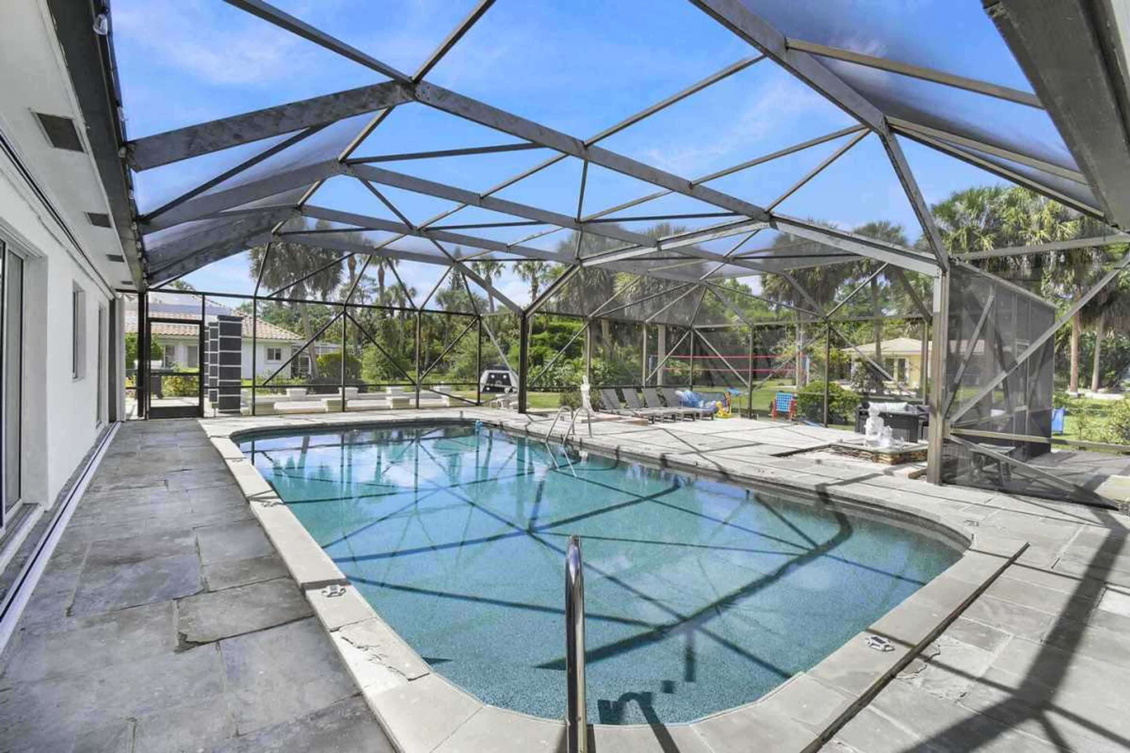 Charming 5 BDS House with Pool and Patio Image in Wellington, Wellington, FL