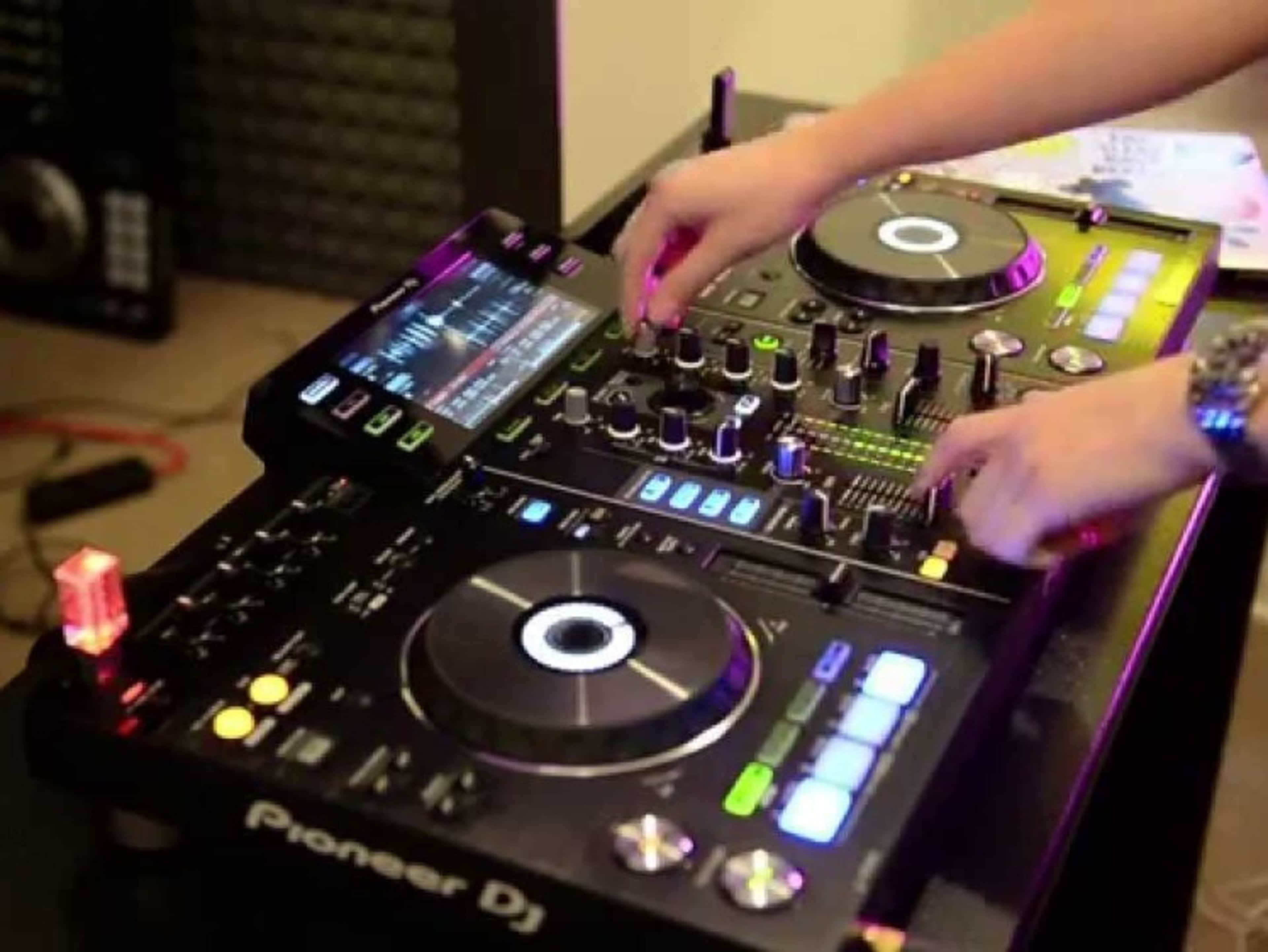 Pioneer XDJ RX DJ Player with DJ Monitors & Stands