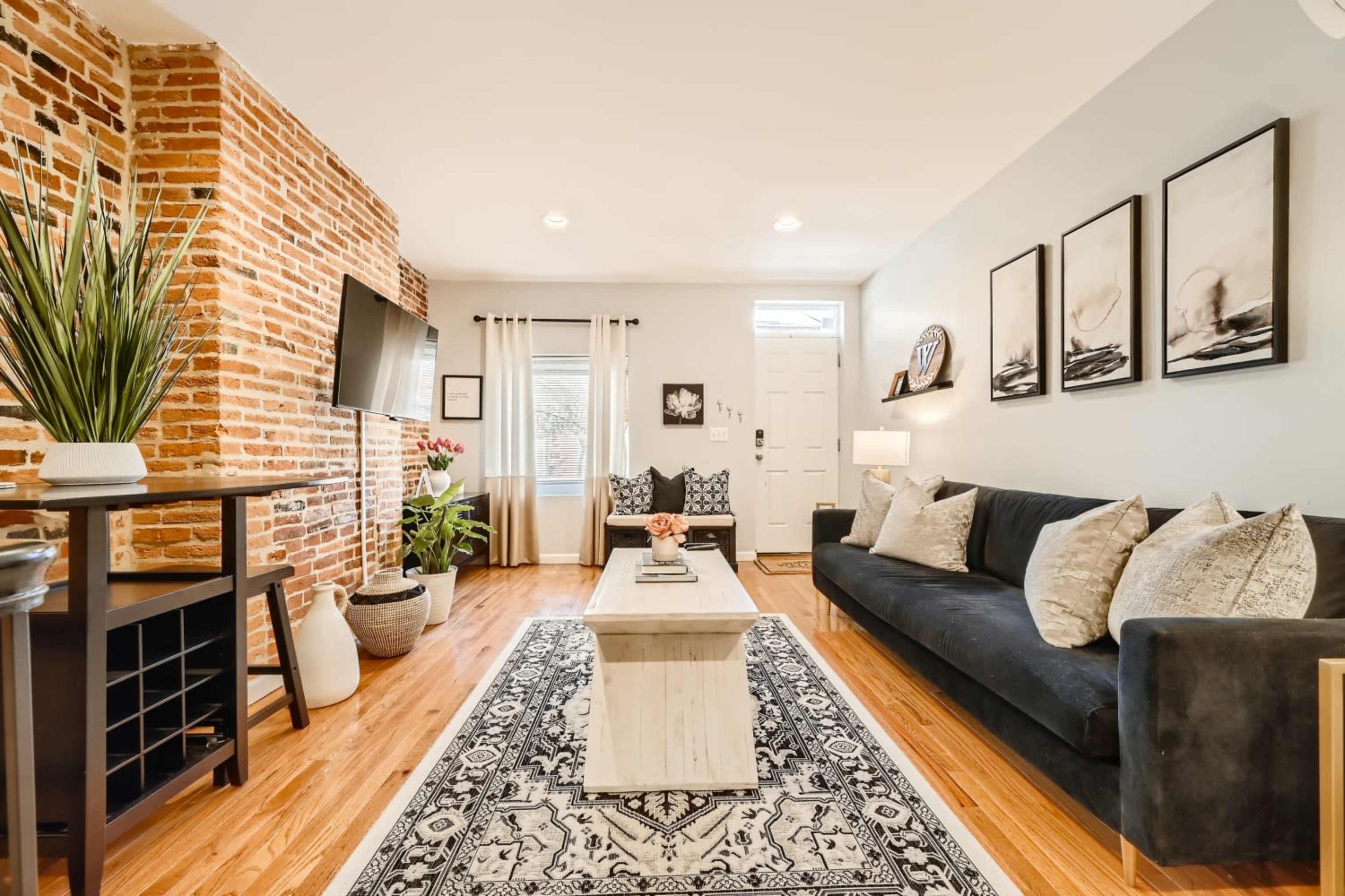 Luxury 4-Story Townhome | Shoots + Meetings in Fells Point/Baltimore Image in Upper Fells Point, Baltimore, MD