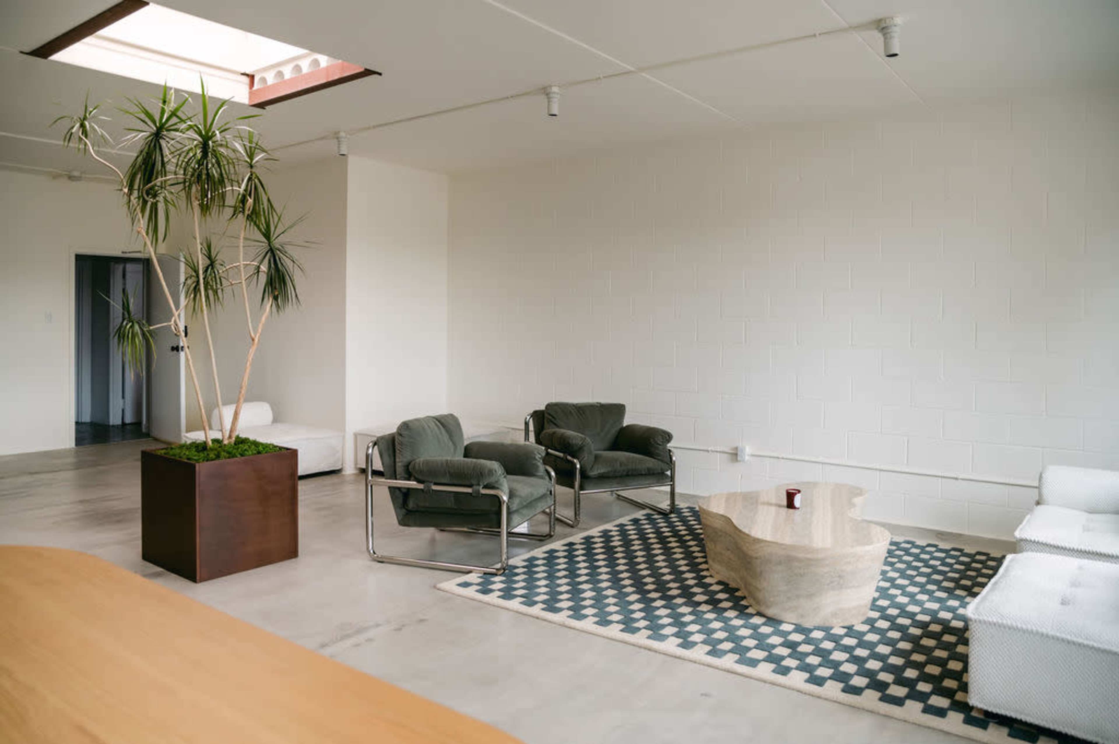 Modern Industrial Studio Loft Image in Davenport, Toronto, ON