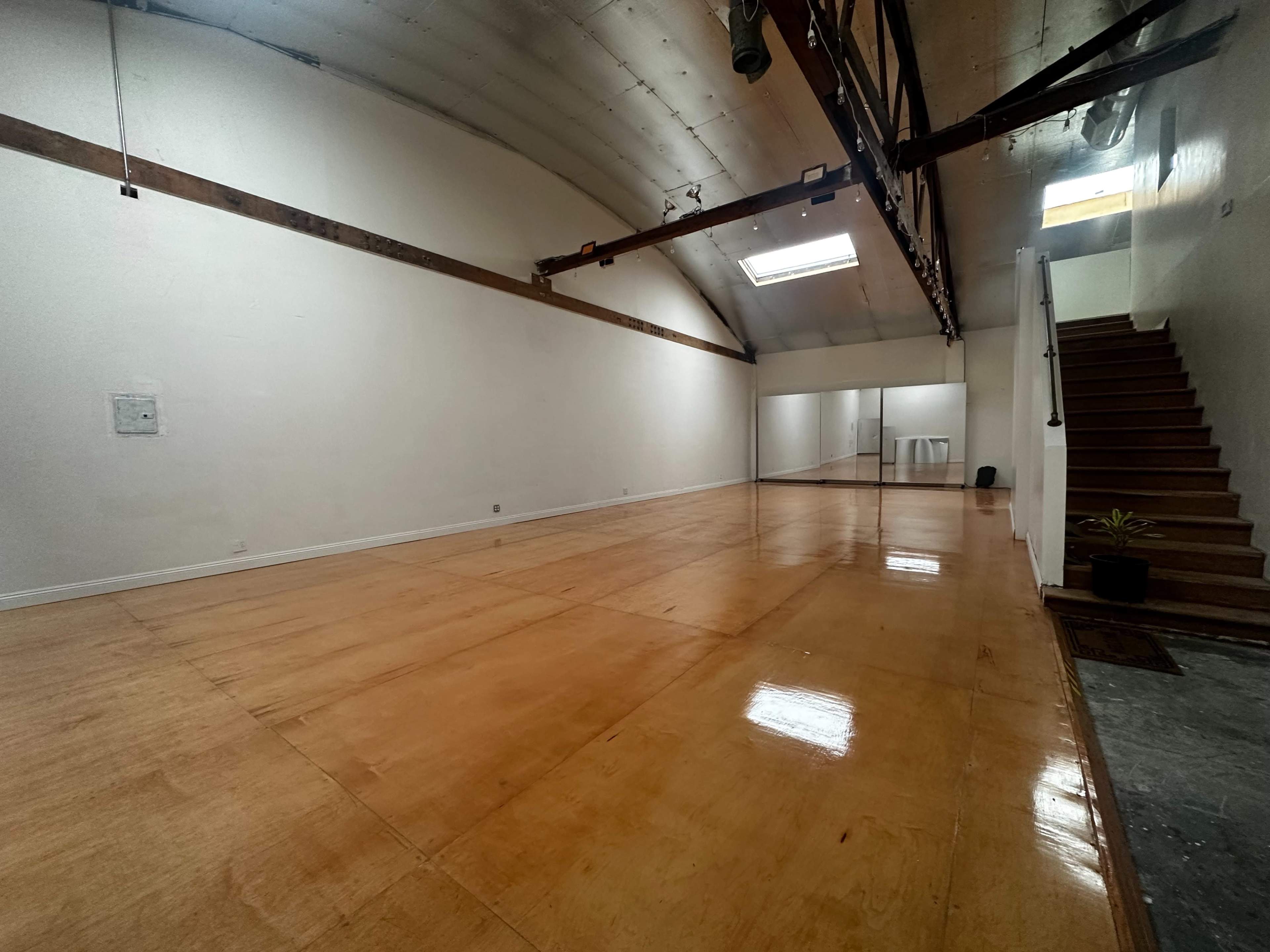 Mid-City Dance studio with Bright natural light, a creators space for all Image in Central LA, Los Angeles, CA