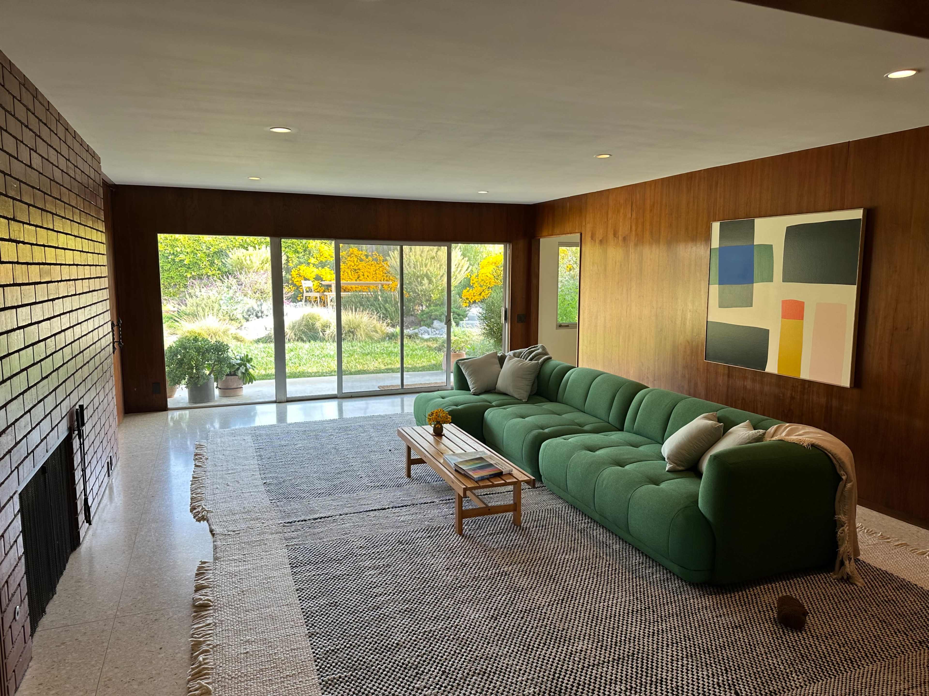 Los Angeles Mid-Century Modern Ranch Home Image in Ladera Heights, Los Angeles, CA