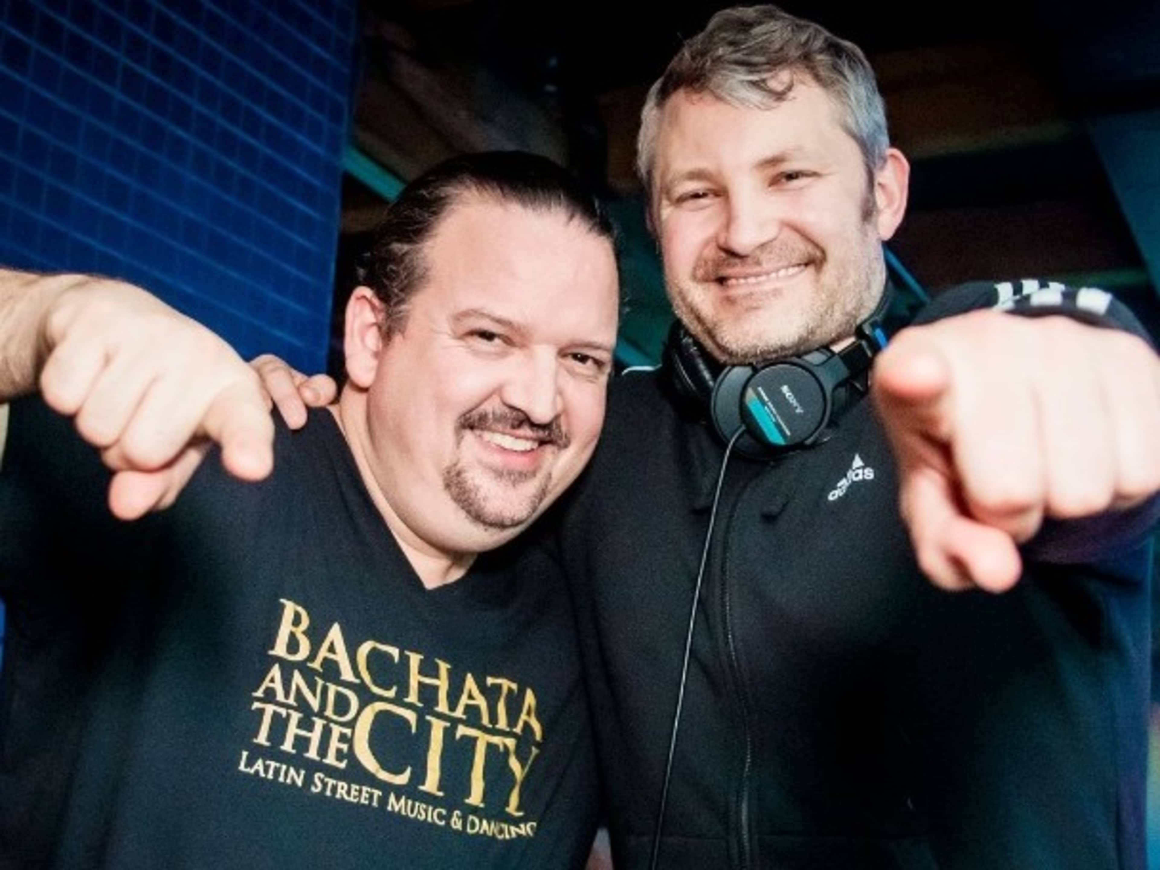 Professional DJ service w/sound