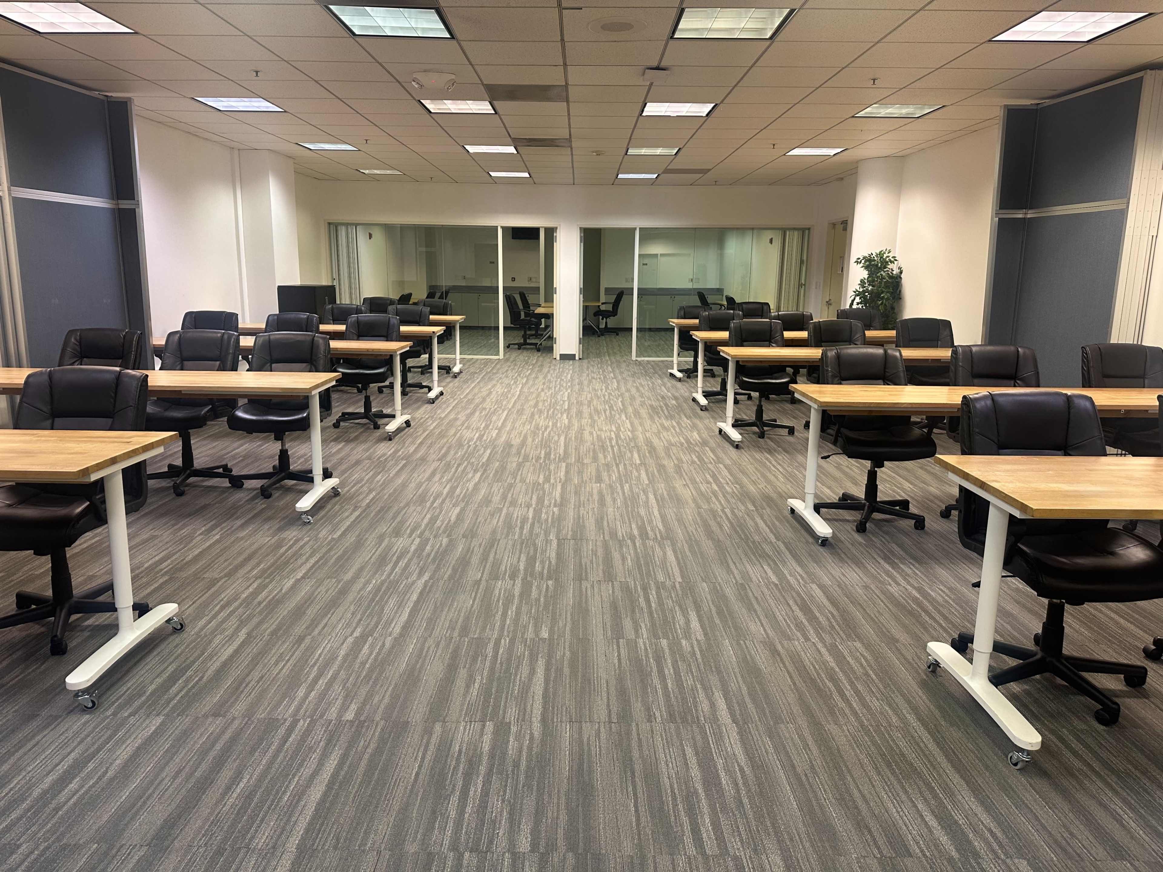 Executive Boardroom Suite with Breakout Spaces Image in Downtown Oakland, Oakland, CA