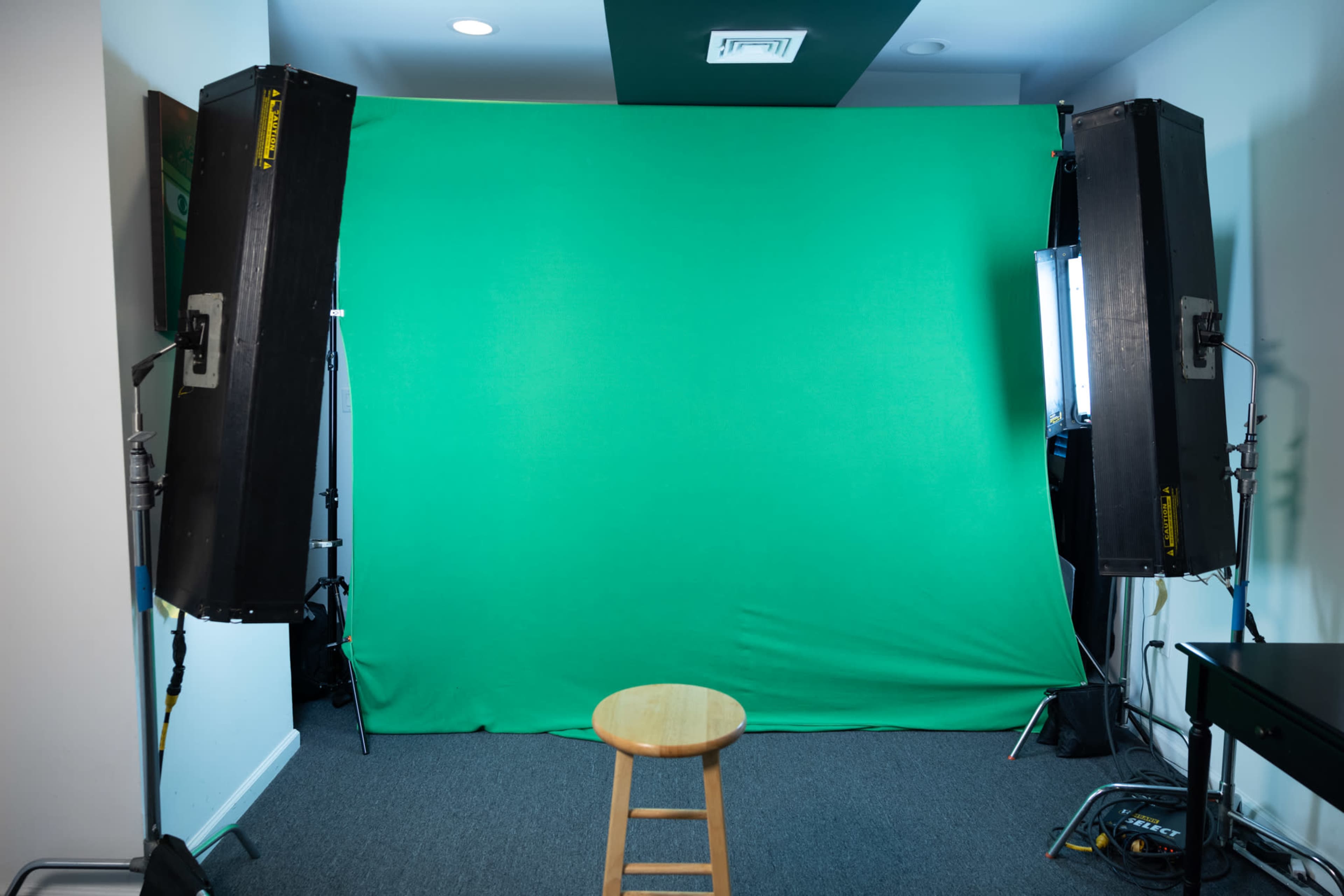 JOSUBU Productions – Green Screen & Color Backdrop Studio w/ Lighting Image in Nutley, Nutley, NJ