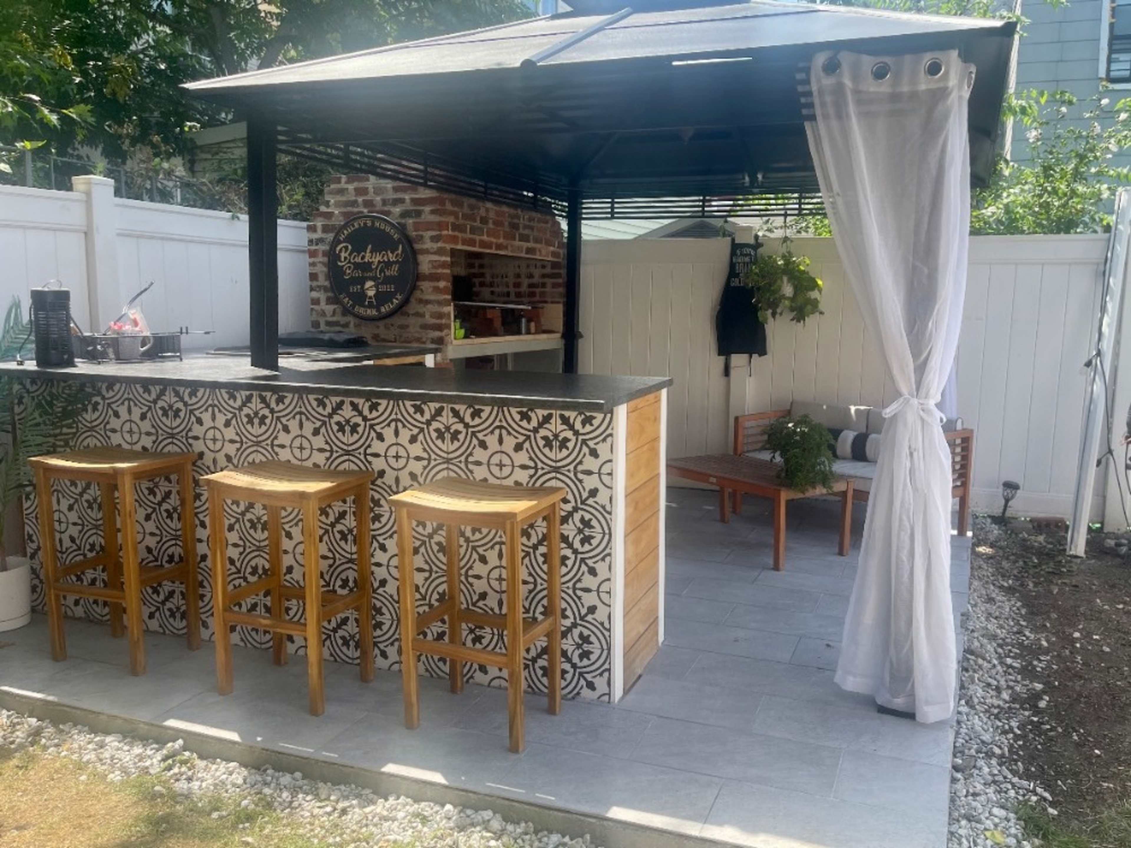 Outdoor bar and grill