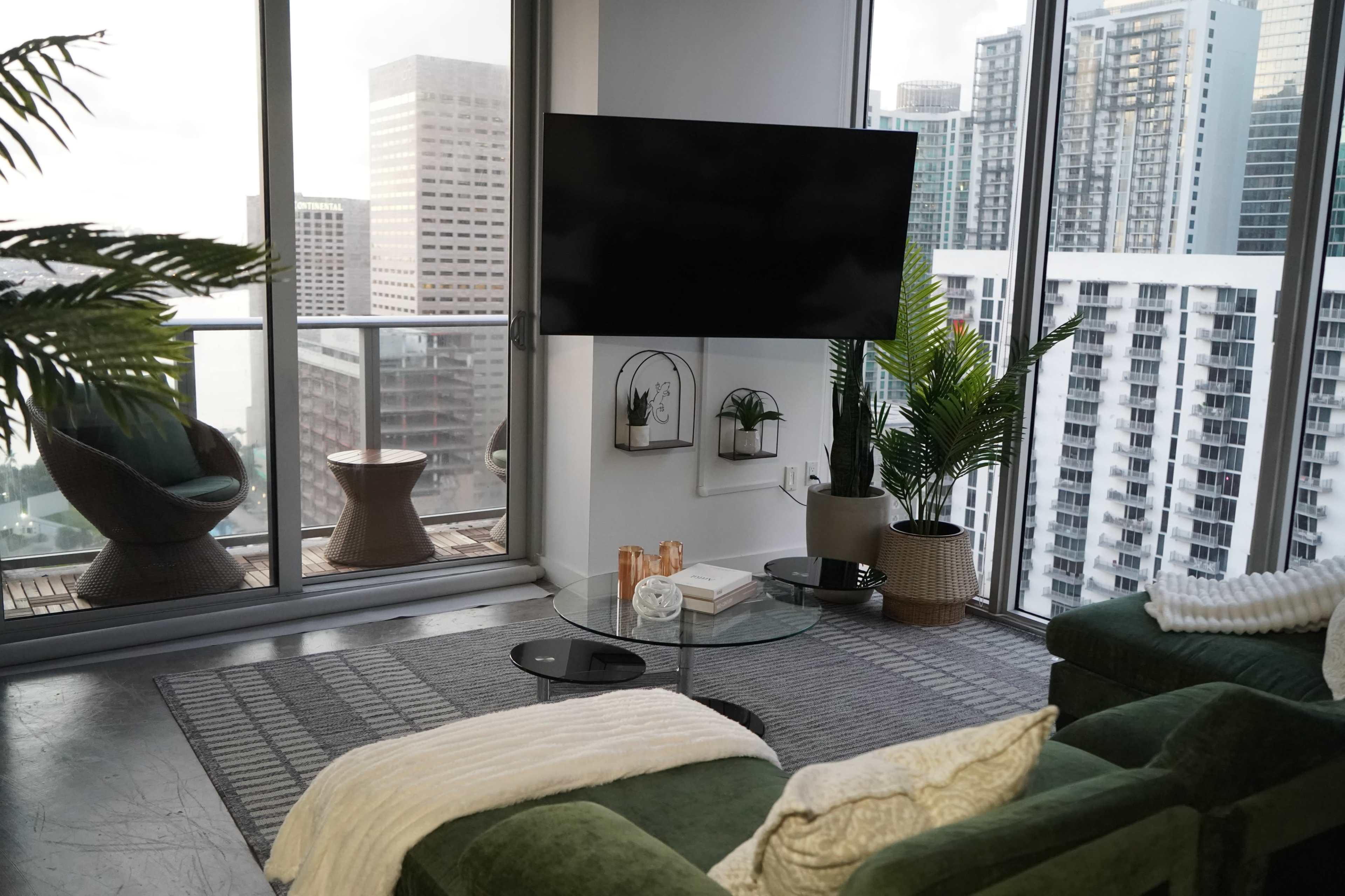 Designer Miami Loft with Murals & Natural Light Image in Downtown Miami, miami, FL