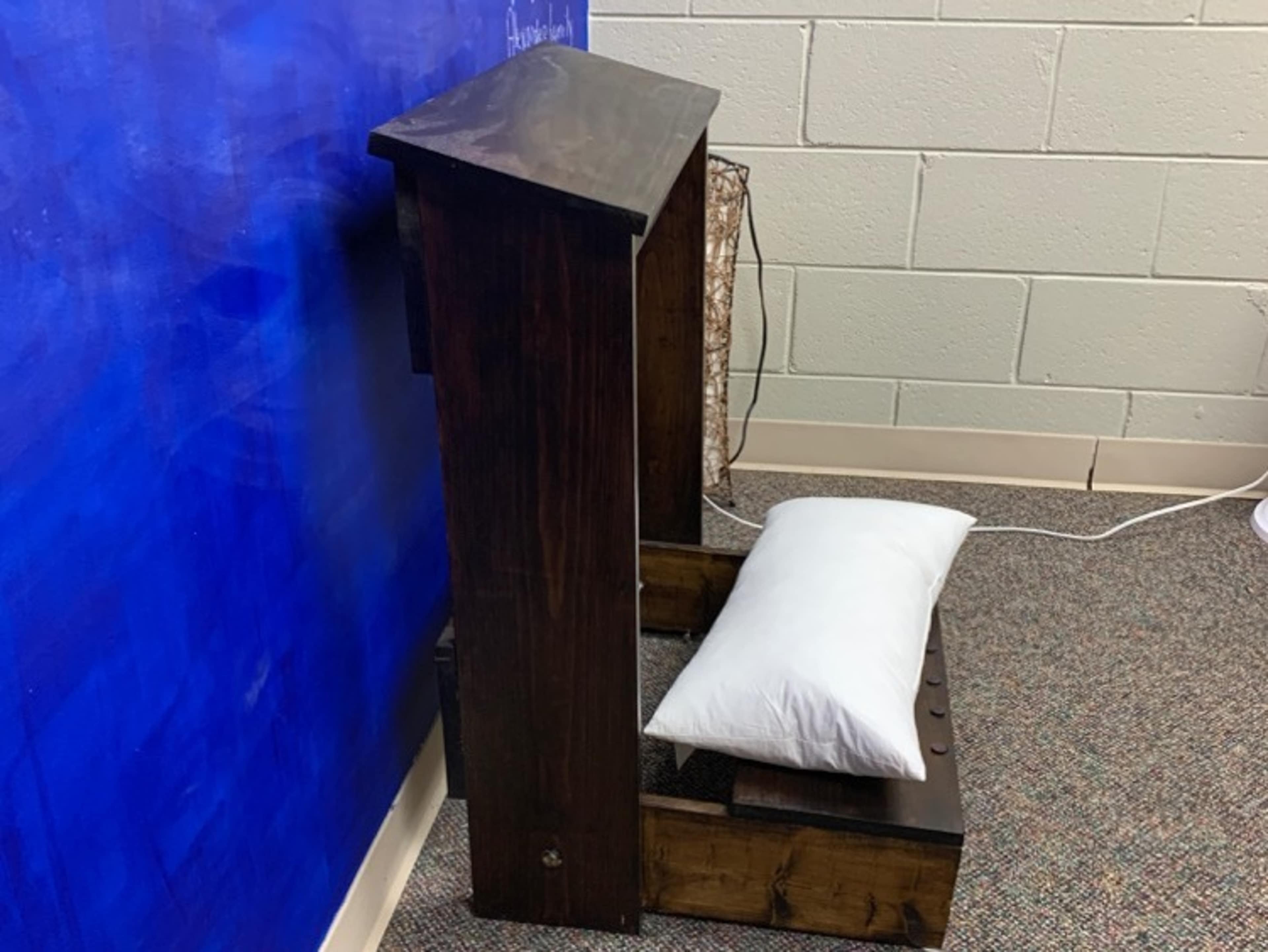 Kneeling Bench
