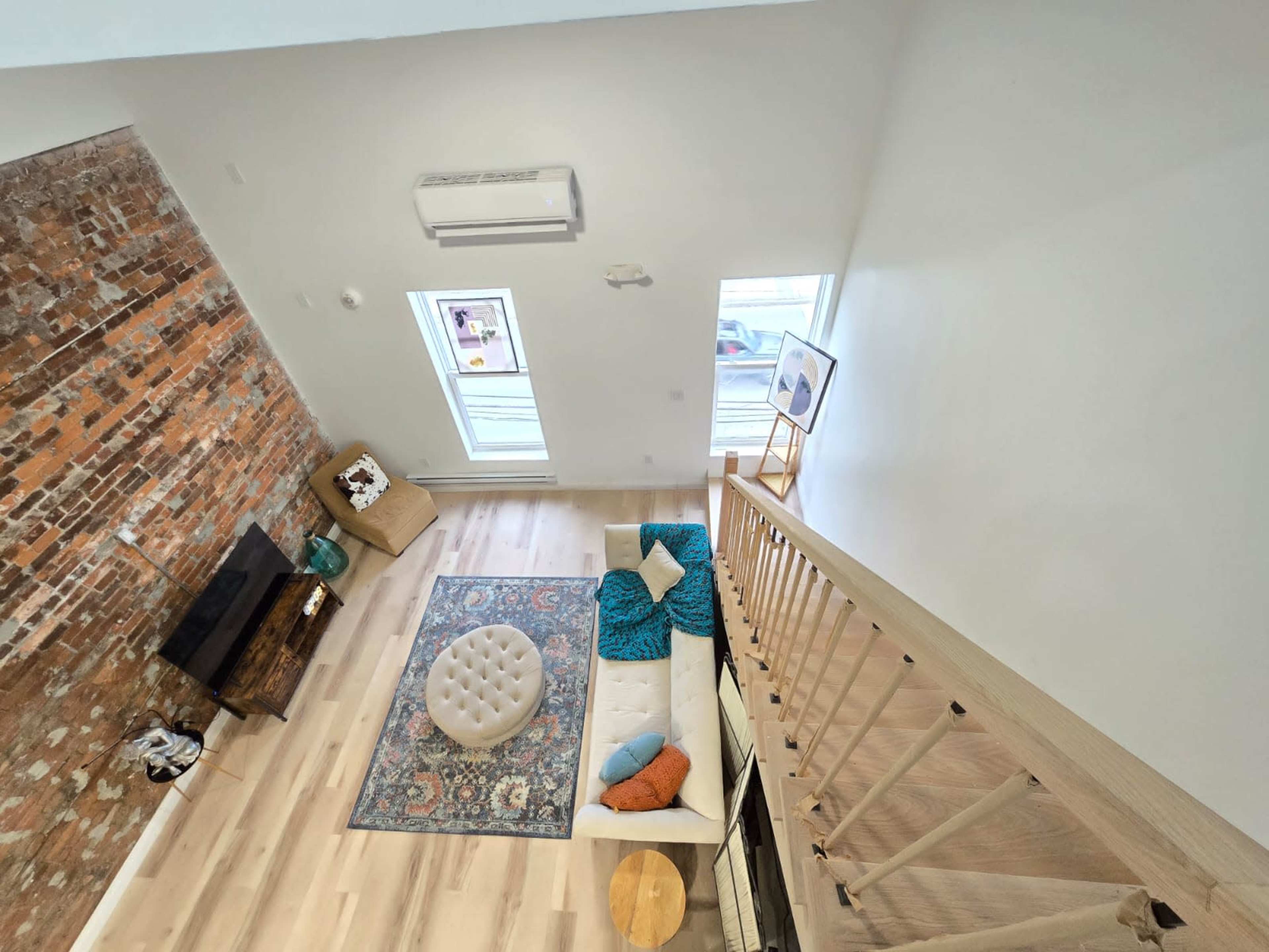 Rustic Loft Studio Image in Downtown, HAMILTON, ON