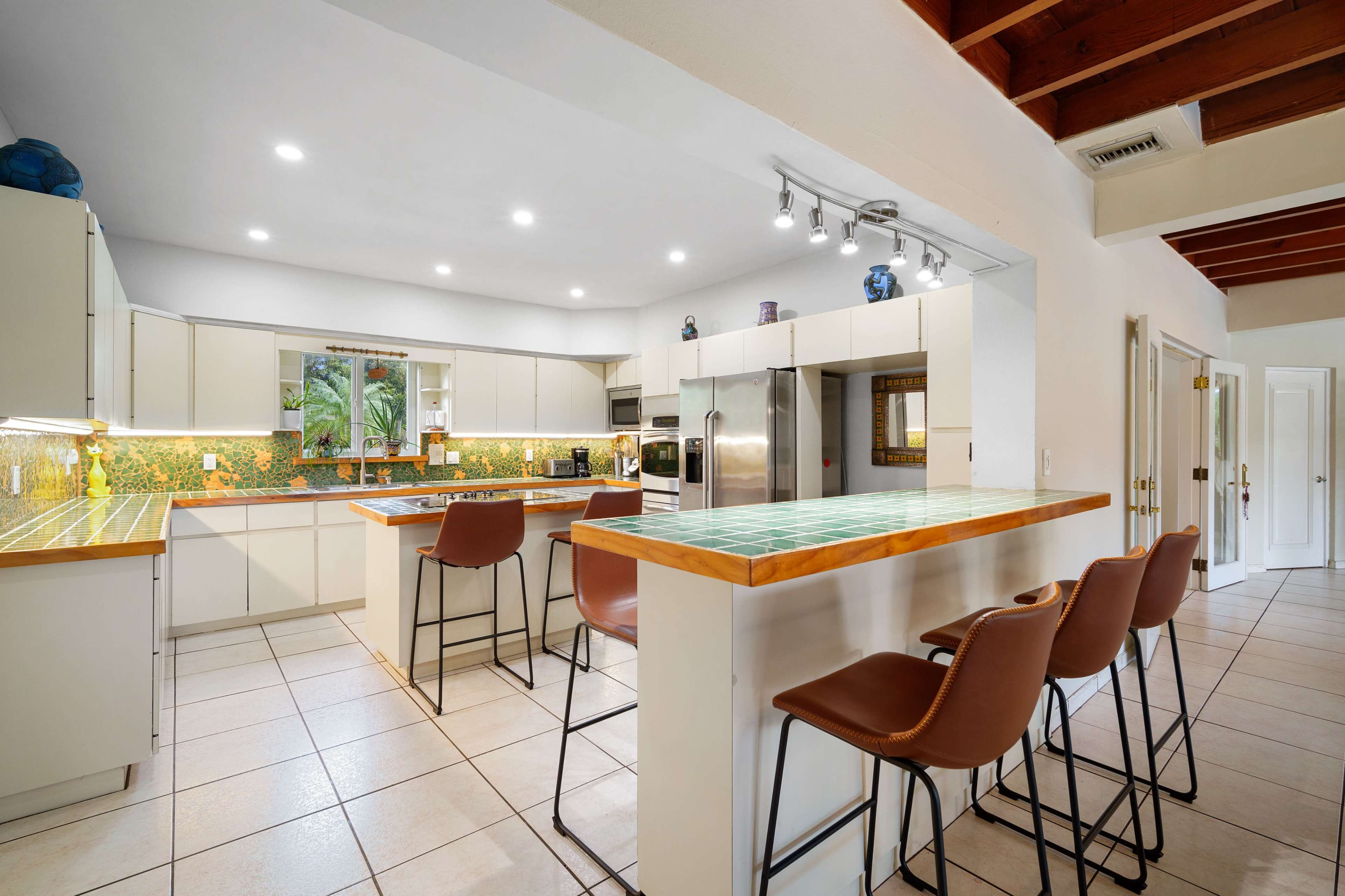 One Acre Tropical House Centrally  Located Image in Glenvar Heights, Miami, FL