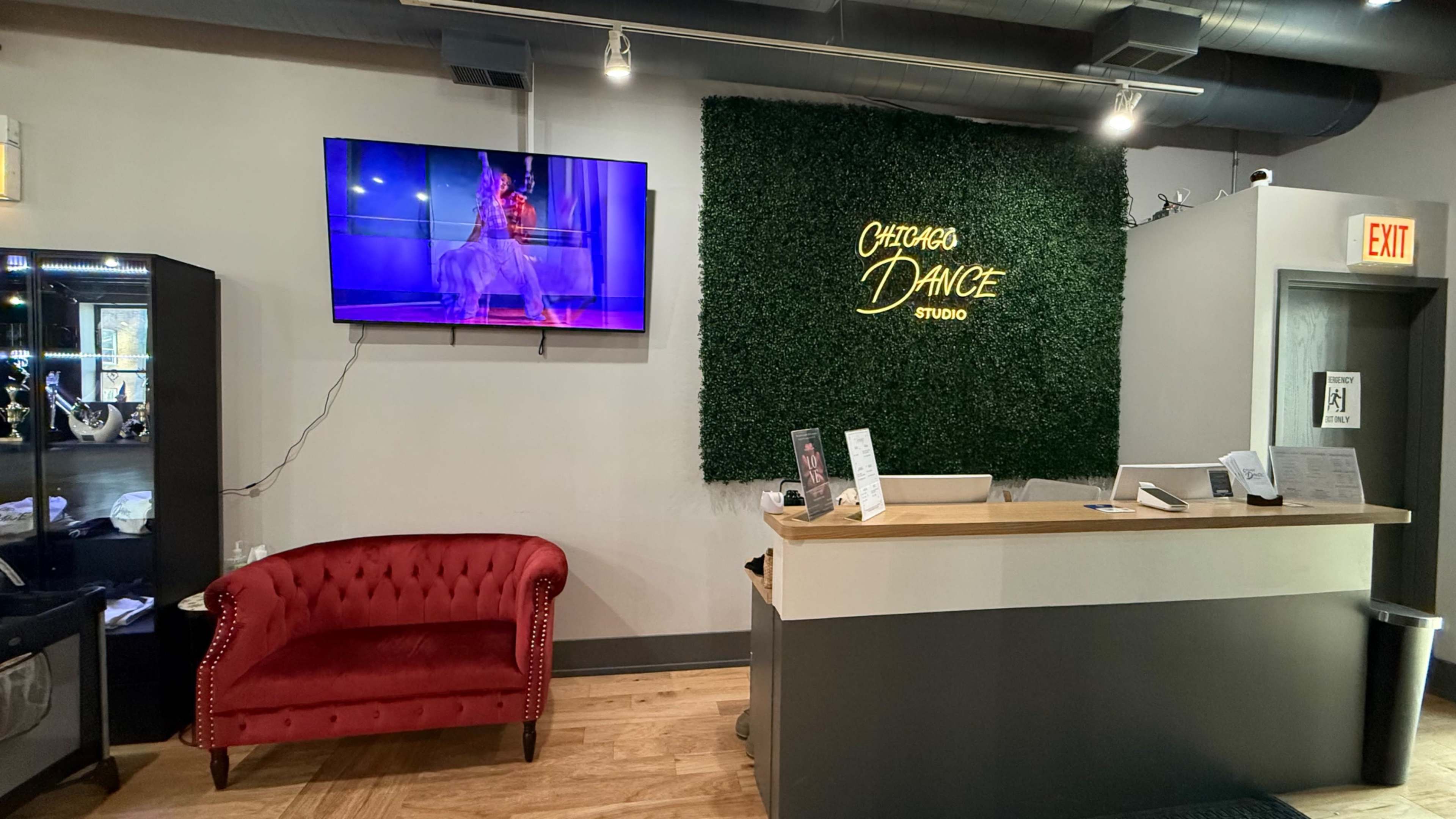 Spacious Downtown Dance Studio Image in Near North Side, Chicago, IL