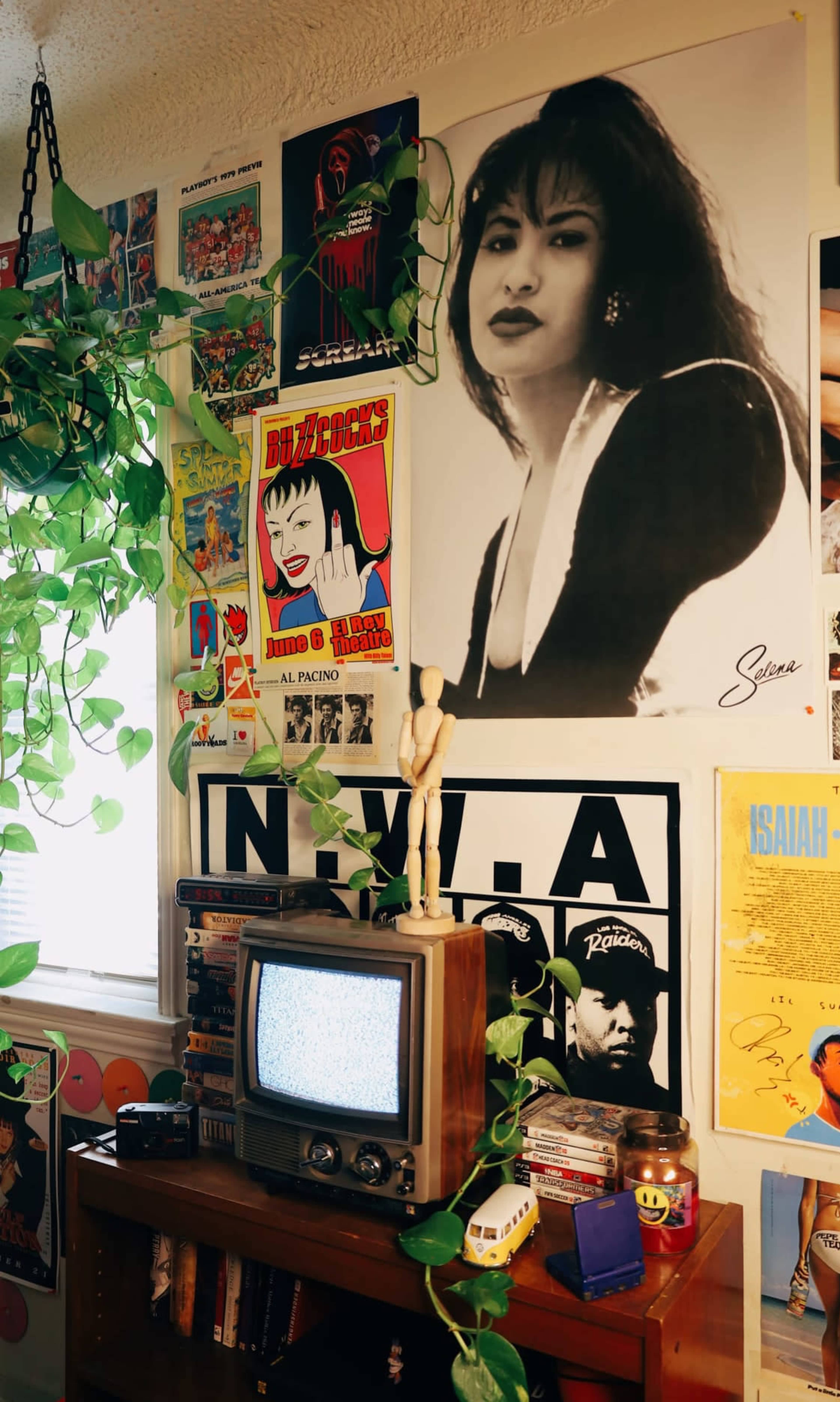 Unique 90's Bedroom with Backyard Set (NOHO ART DISTRICT) Groovypads Image in North Hollywood, north hollywood, CA