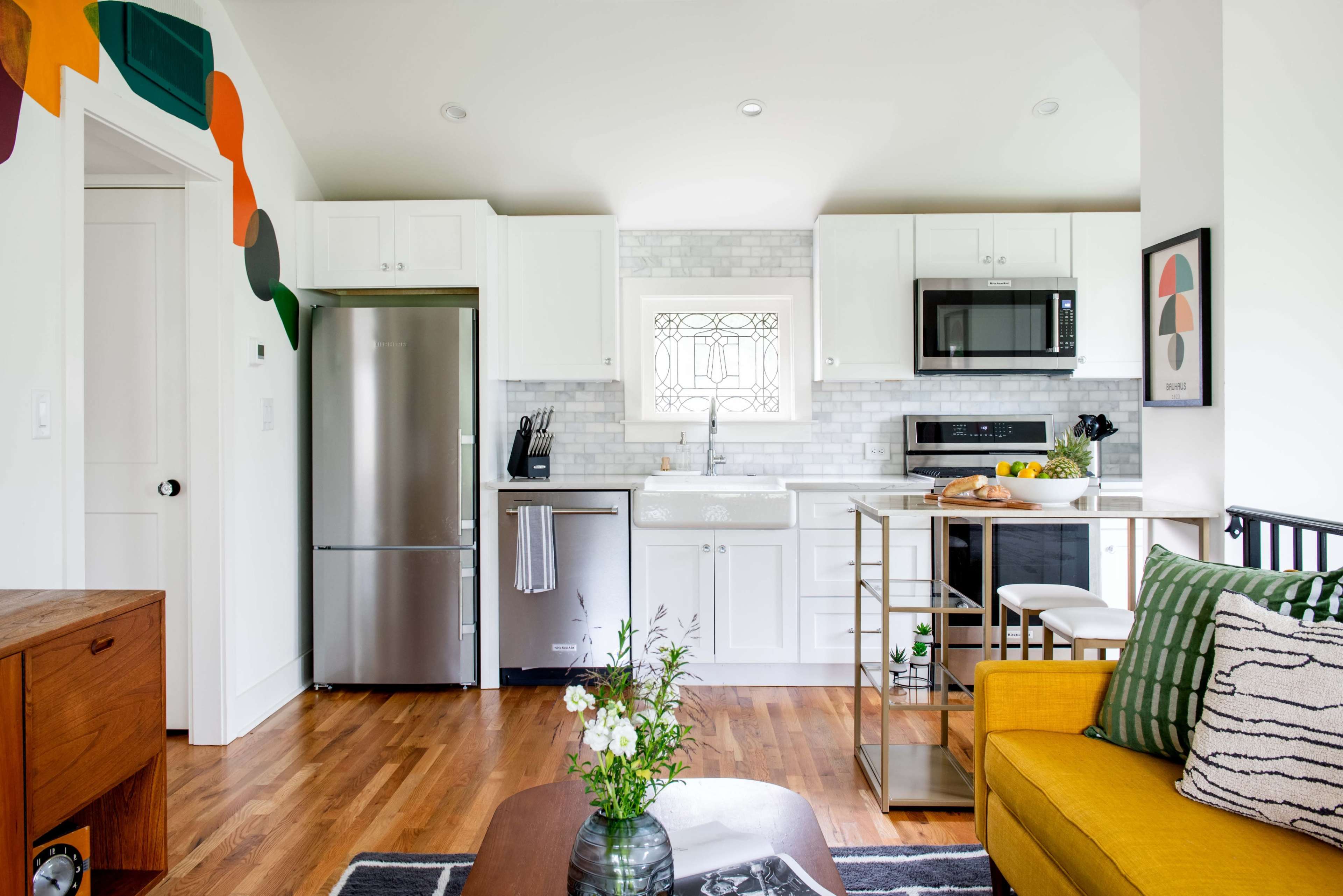 Alley Oop - 1BR Chic Carriage WFH Ready + Parking Image in Kirkwood, Atlanta, GA