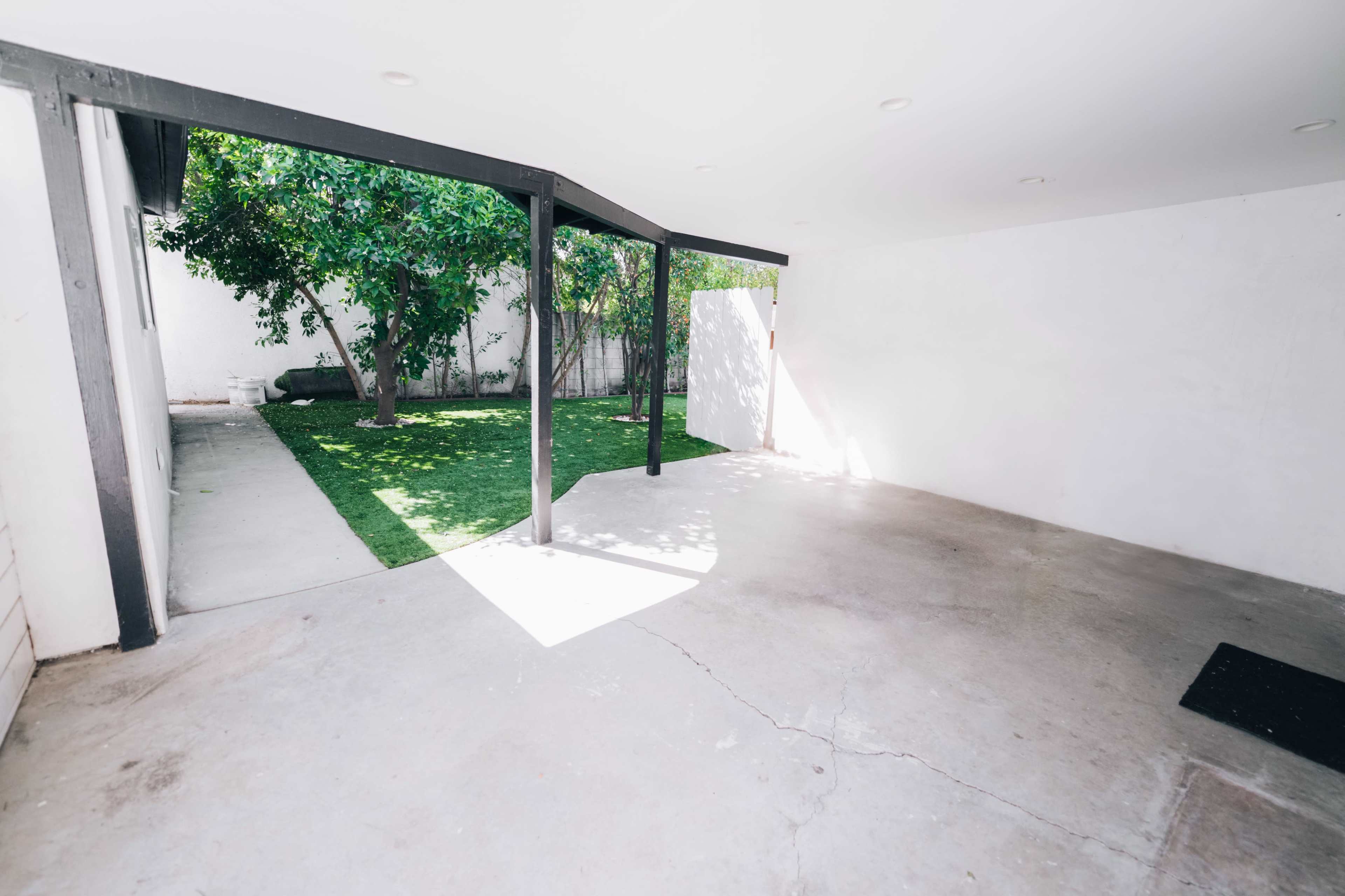 Creator Space with Natural Light, Open Kitchen, & Podcast Space in Tarzana Image in Tarzana, Tarzana, CA