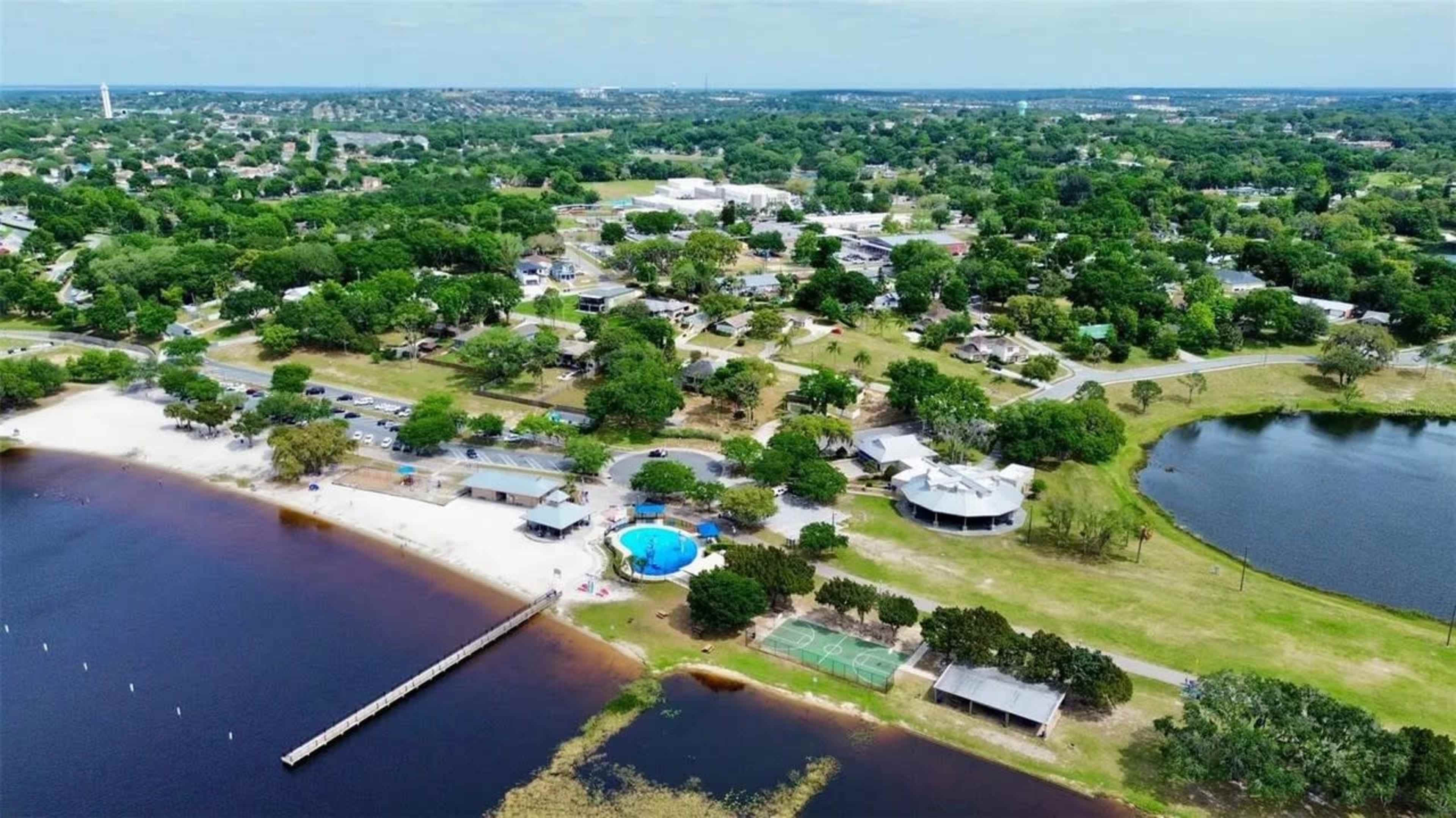 Lakeside Yard Waterfront Location for Photo Shoots, Sunset Views Picnics, and Quiet Celebrations Near Downtown Events Chain of Lakes, and Nature Trails Image in Clermont, Clermont, FL