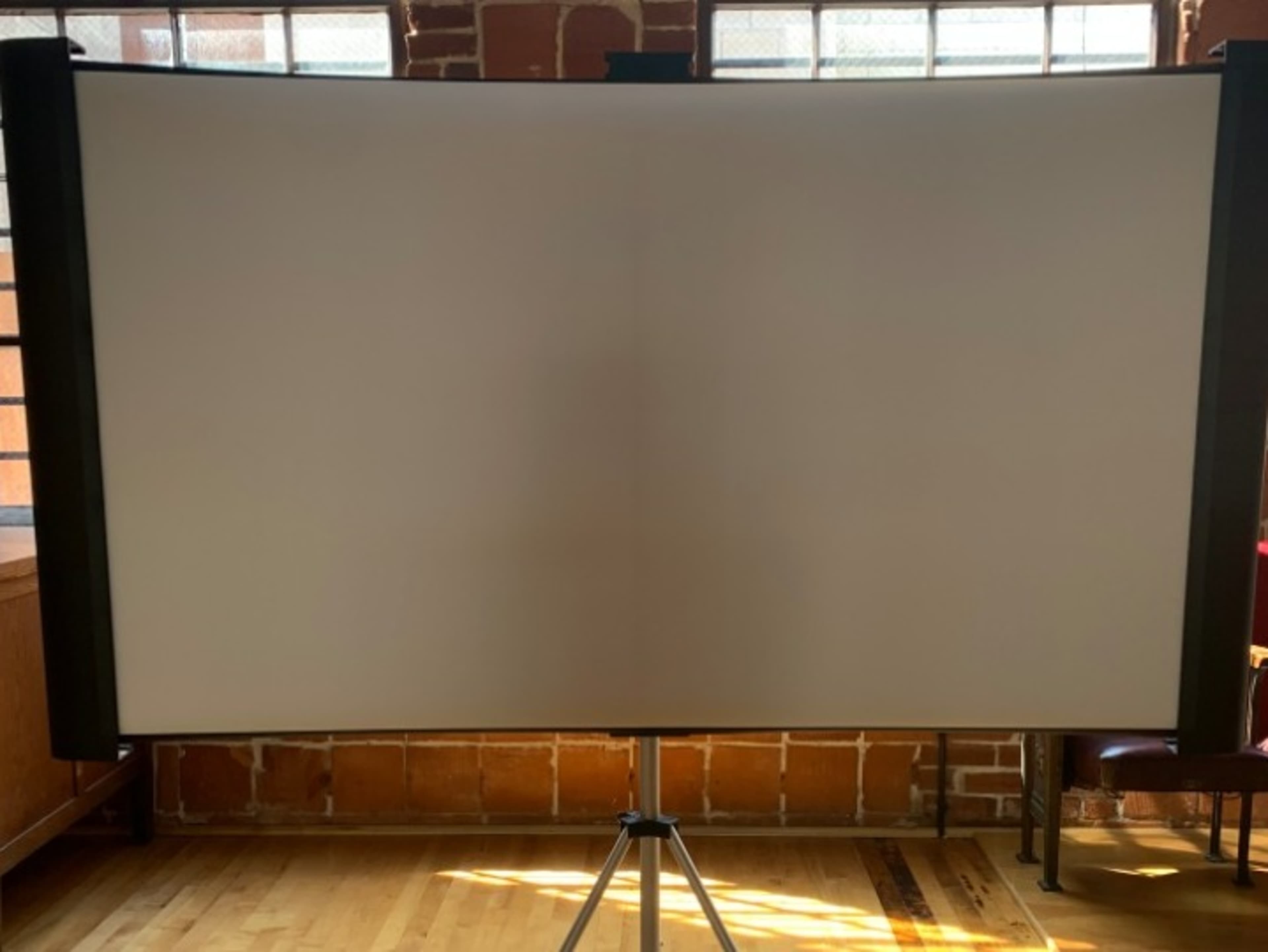 Projection Screen 