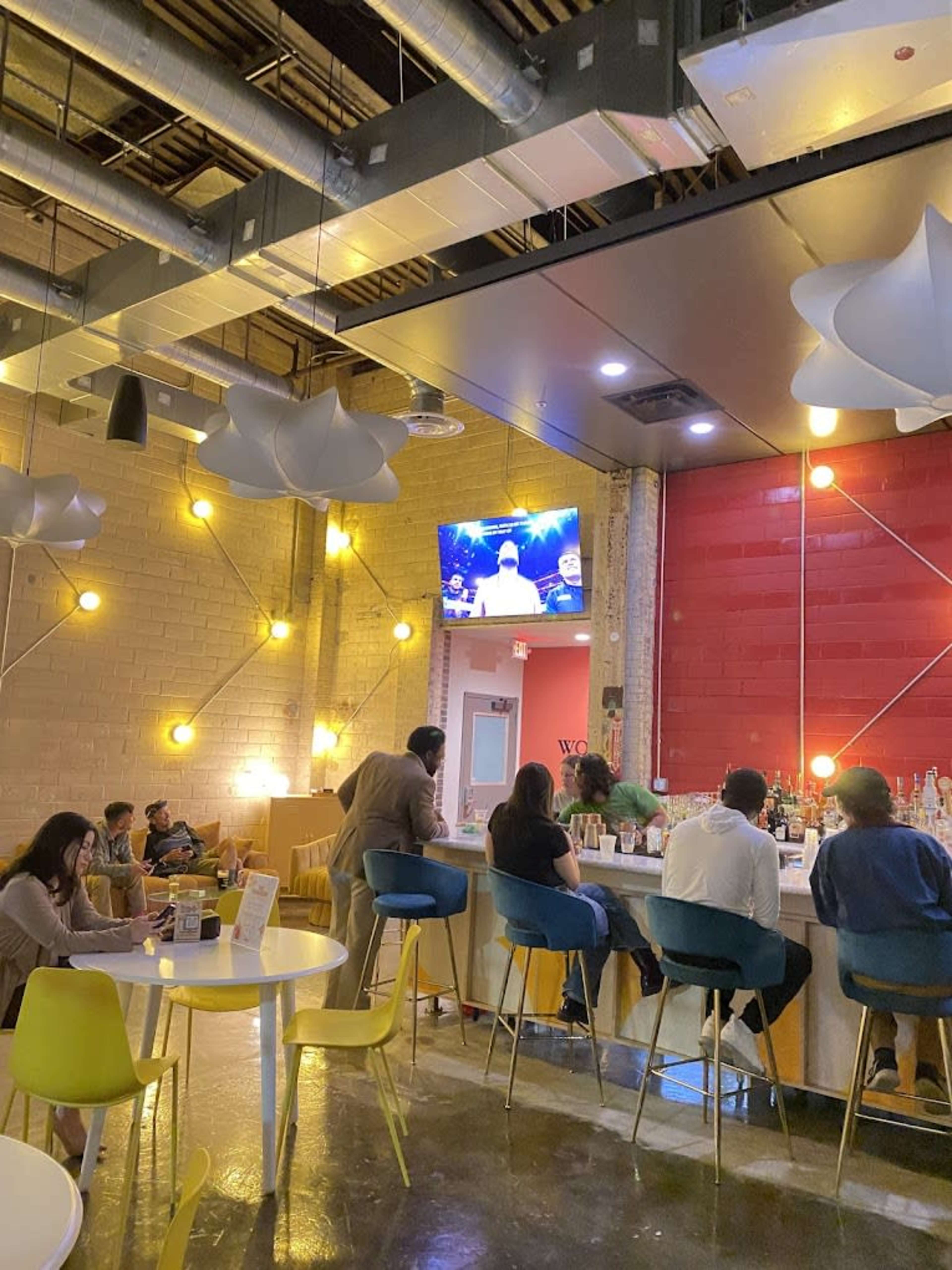 Charming Beverage Bar in Historic Building with Patio Seating Image in Greater Eastwood, Houston, TX