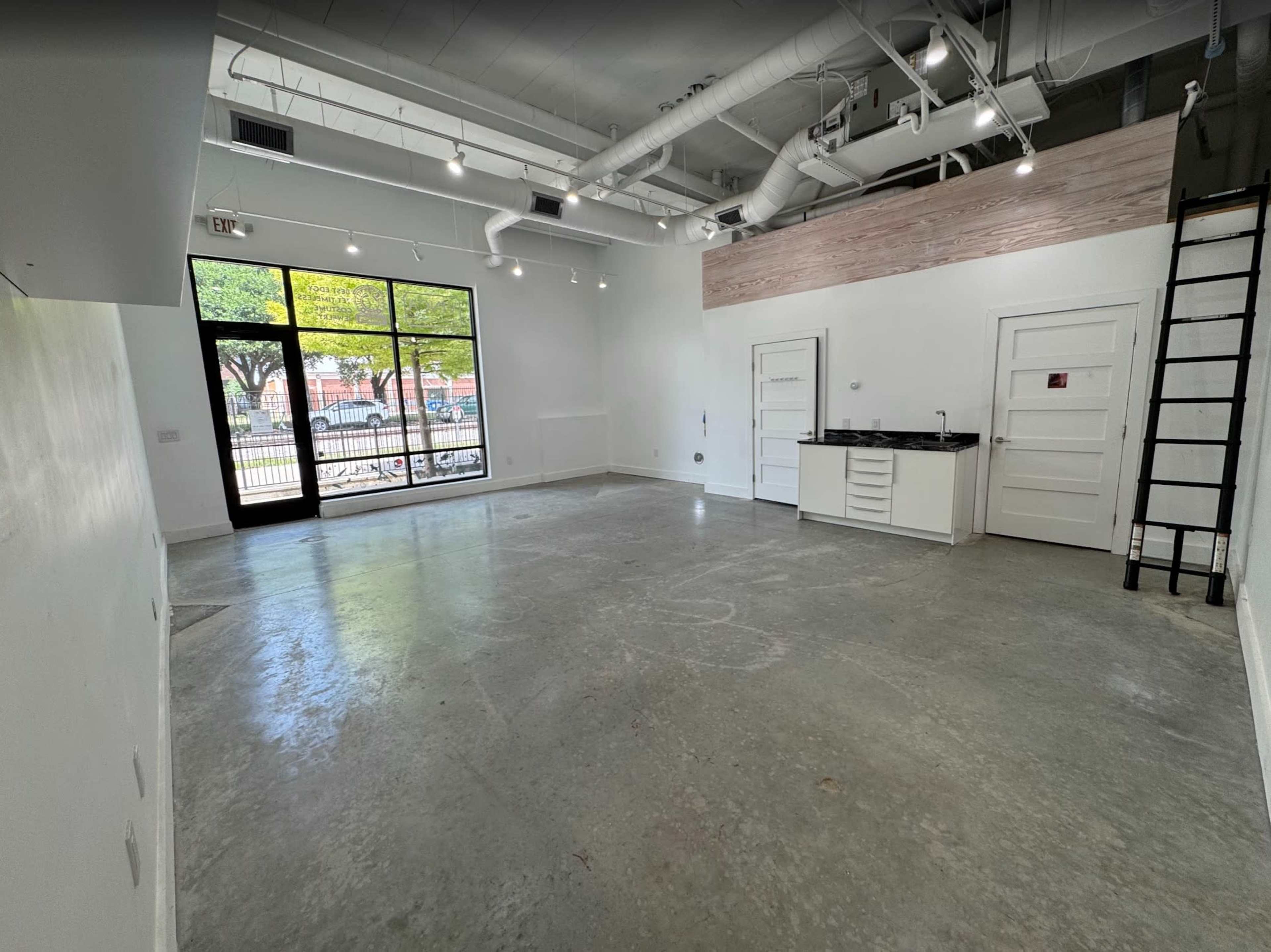 East Austin Blank Space - High Ceilings - Downtown near Saltillo Plaza Image in East Cesar Chavez, Austin, TX