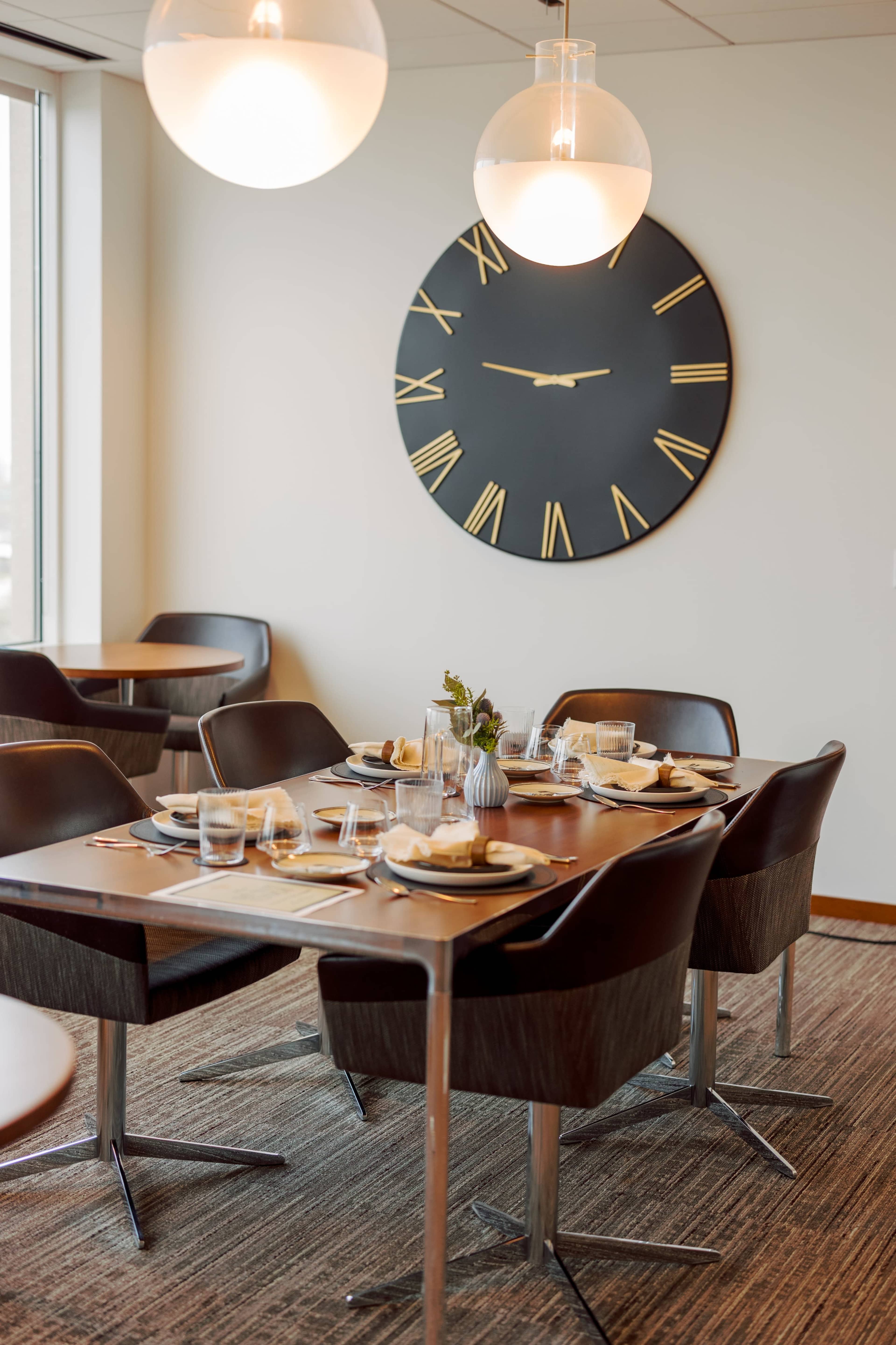 Upscale Suburban Dining Room Image in Schaumburg Township, Schaumburg, IL