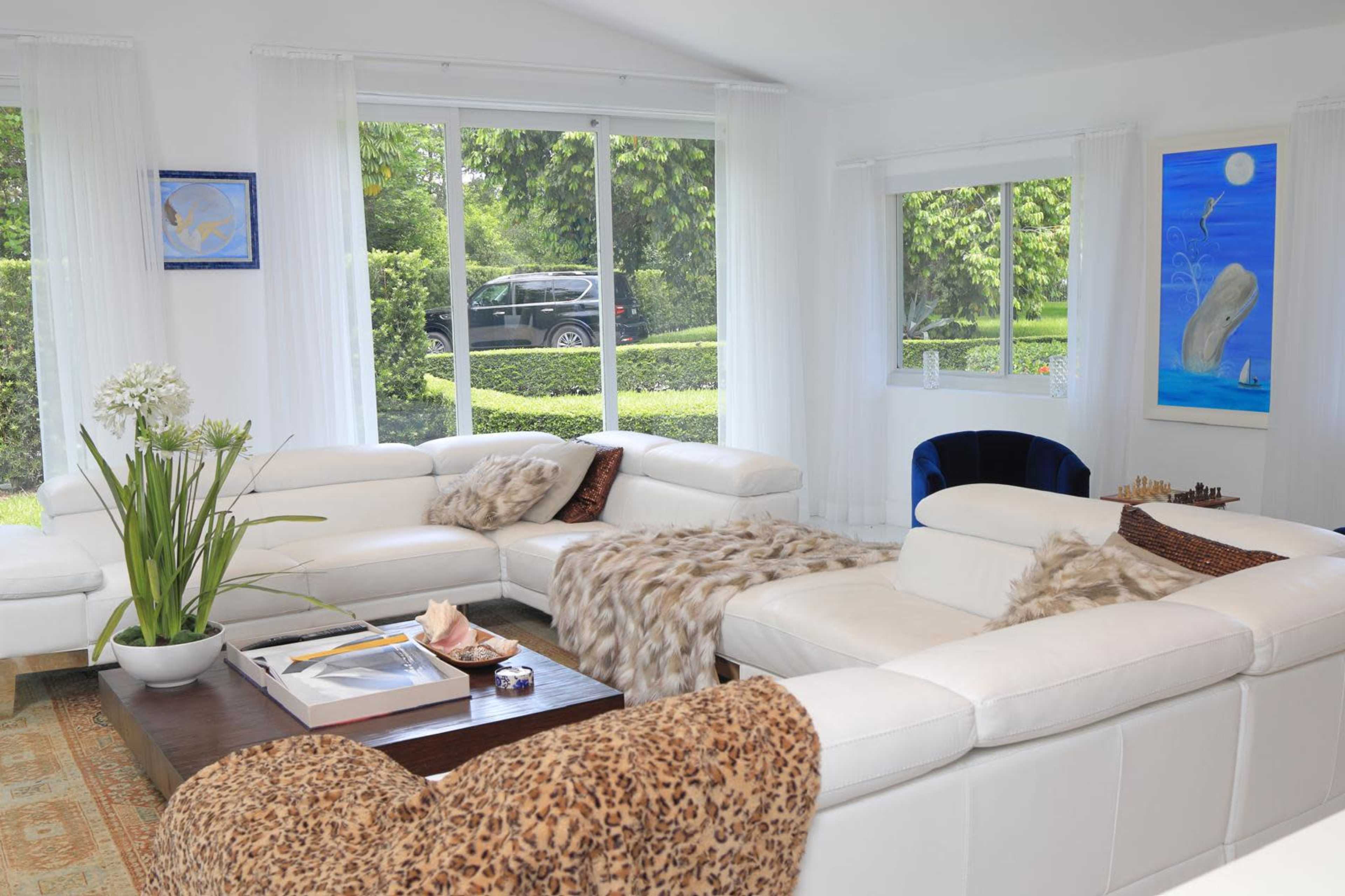 Elegant private mansion perfect for filming and events Image in , Miami, FL