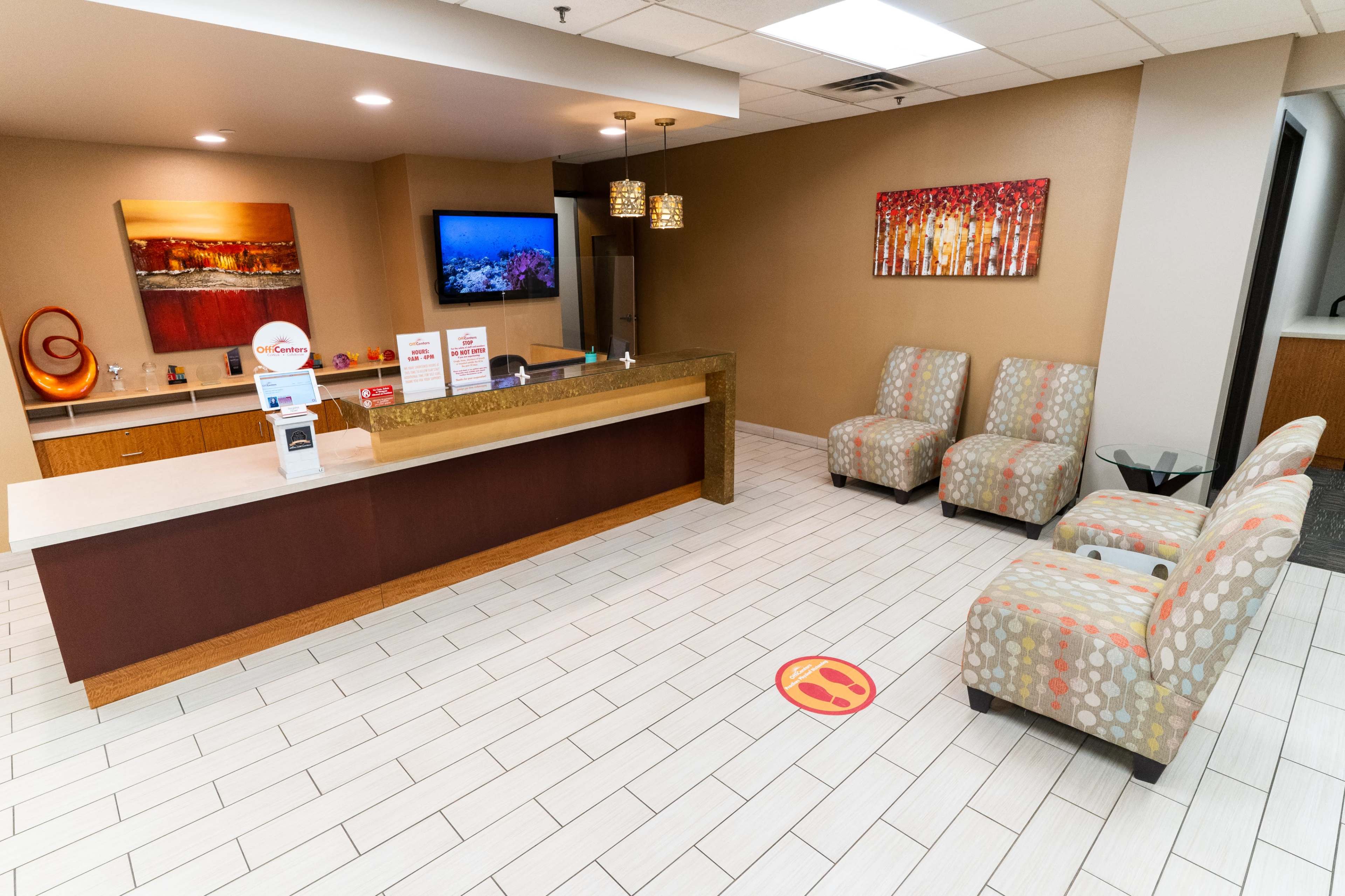 Large Training Room for Presentations, Meetings & Off-Sites - Image in Blackstone, St. Louis Park, MN